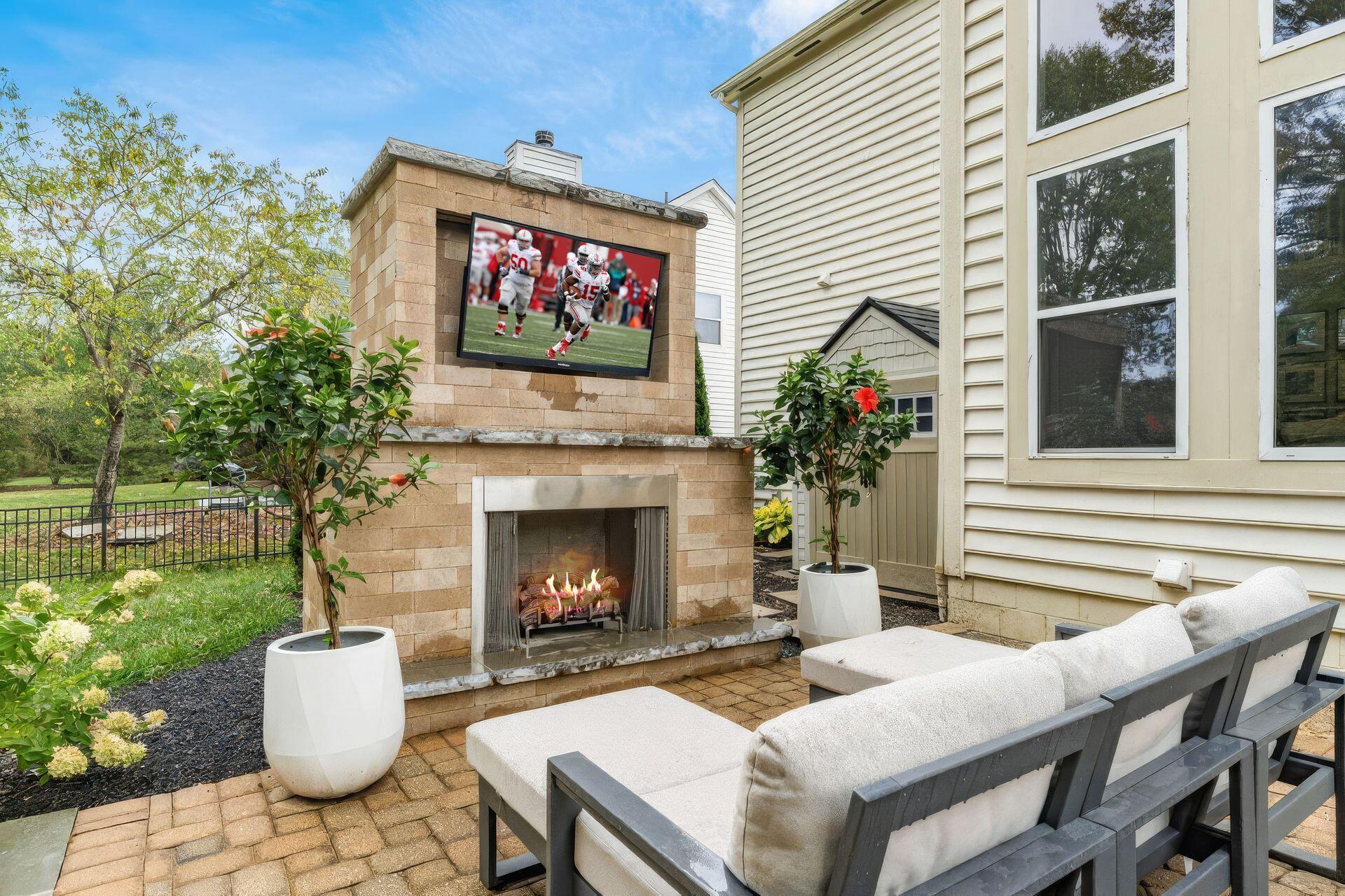 6014 Commonwealth Drive