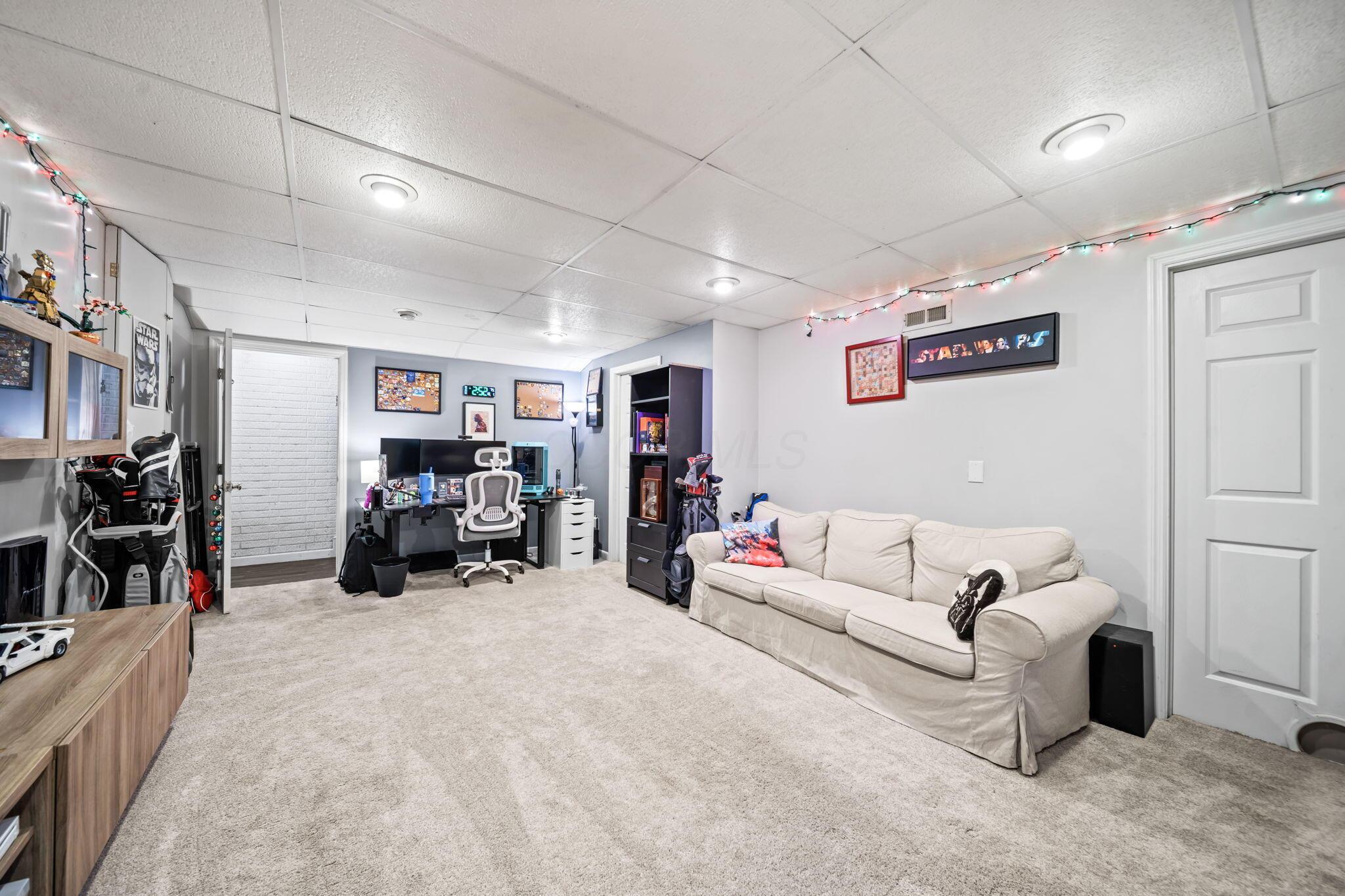 3643 Carriage Run Drive