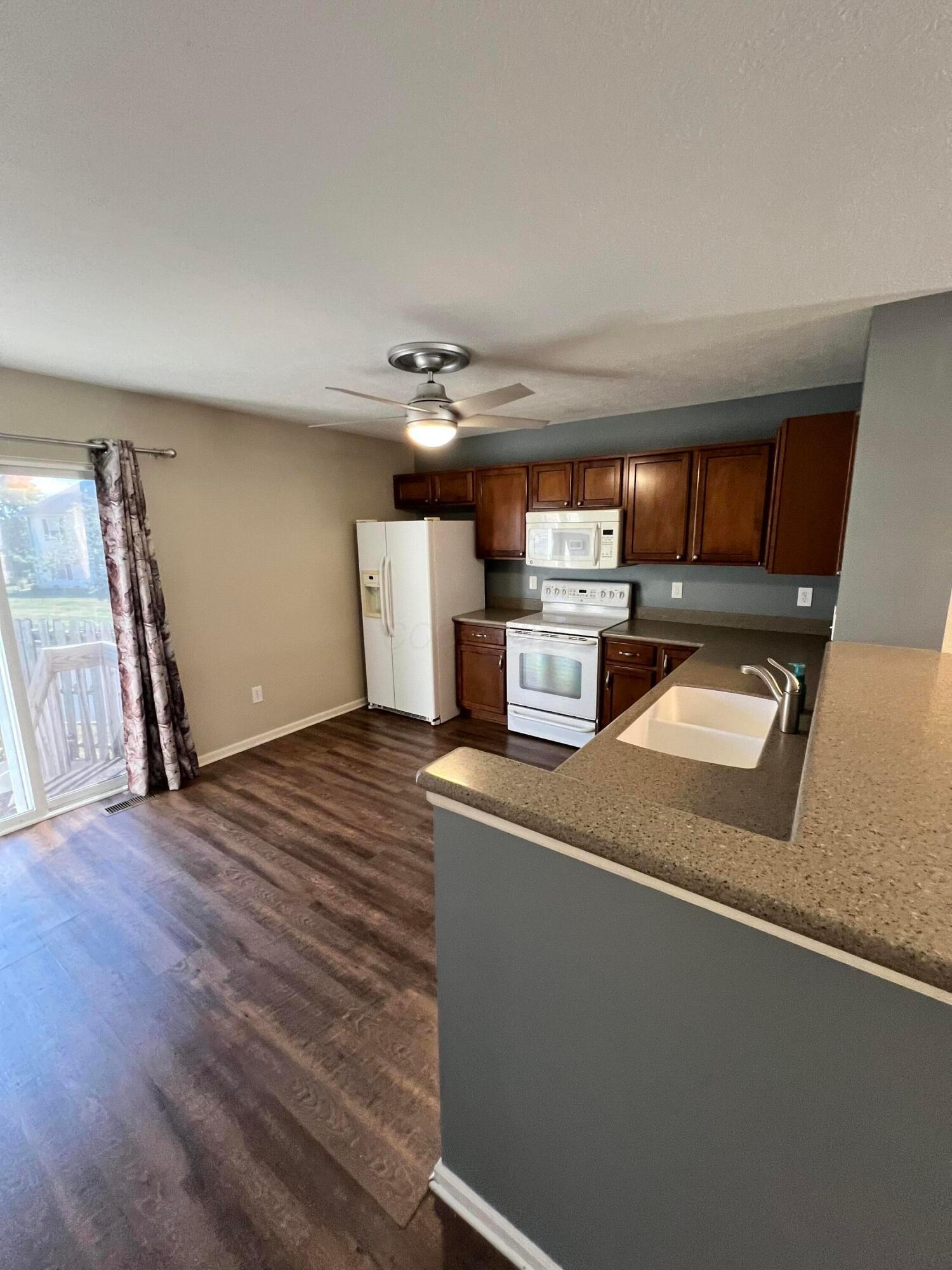 952 Hartford Village Boulevard