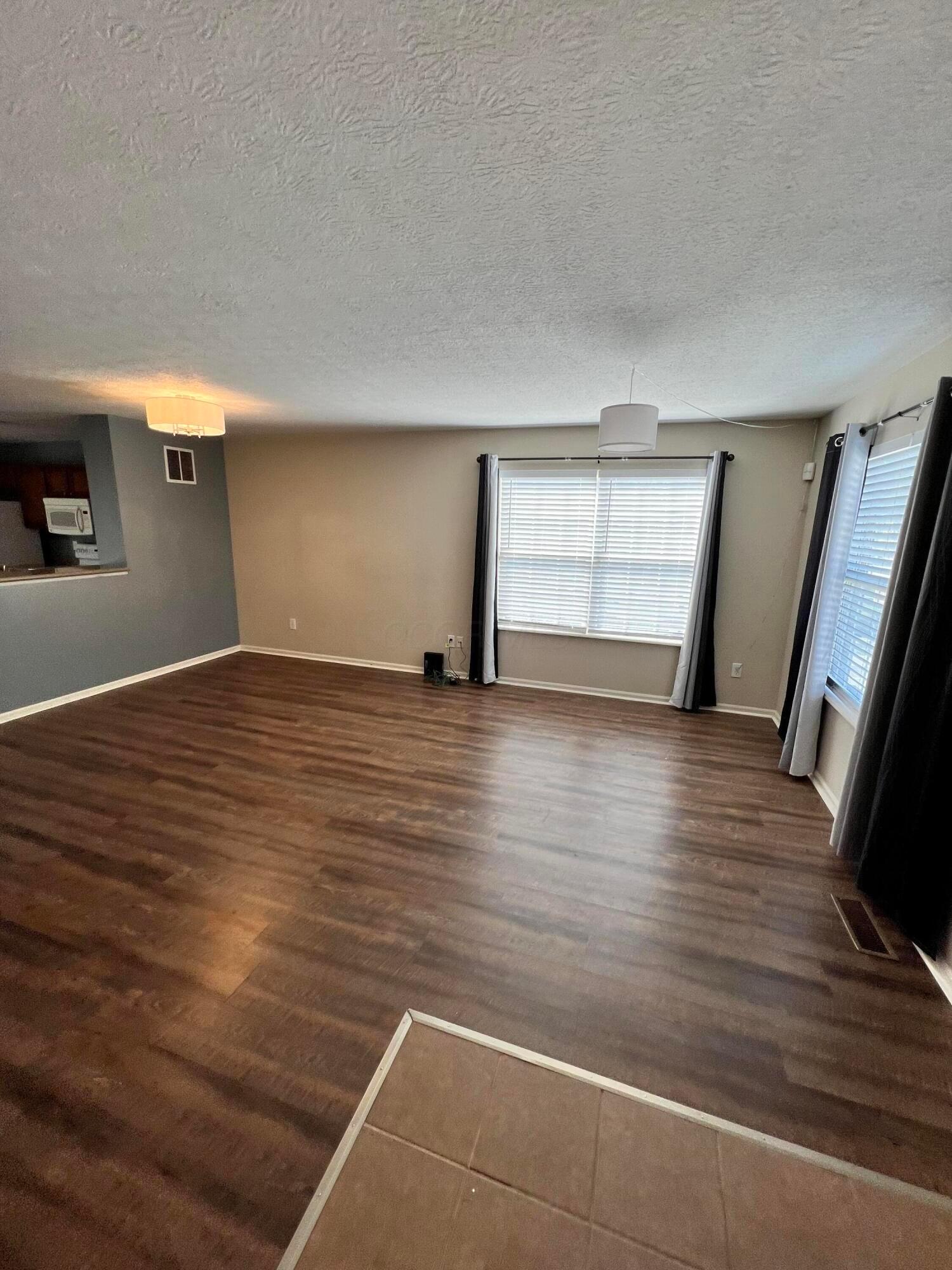 952 Hartford Village Boulevard