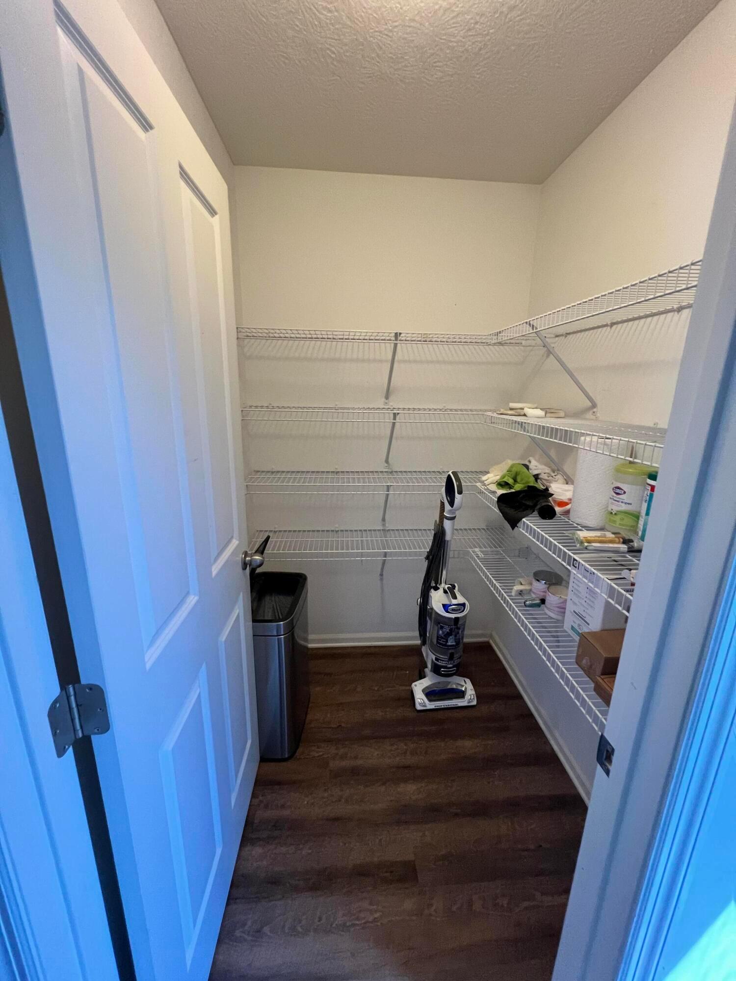 952 Hartford Village Boulevard