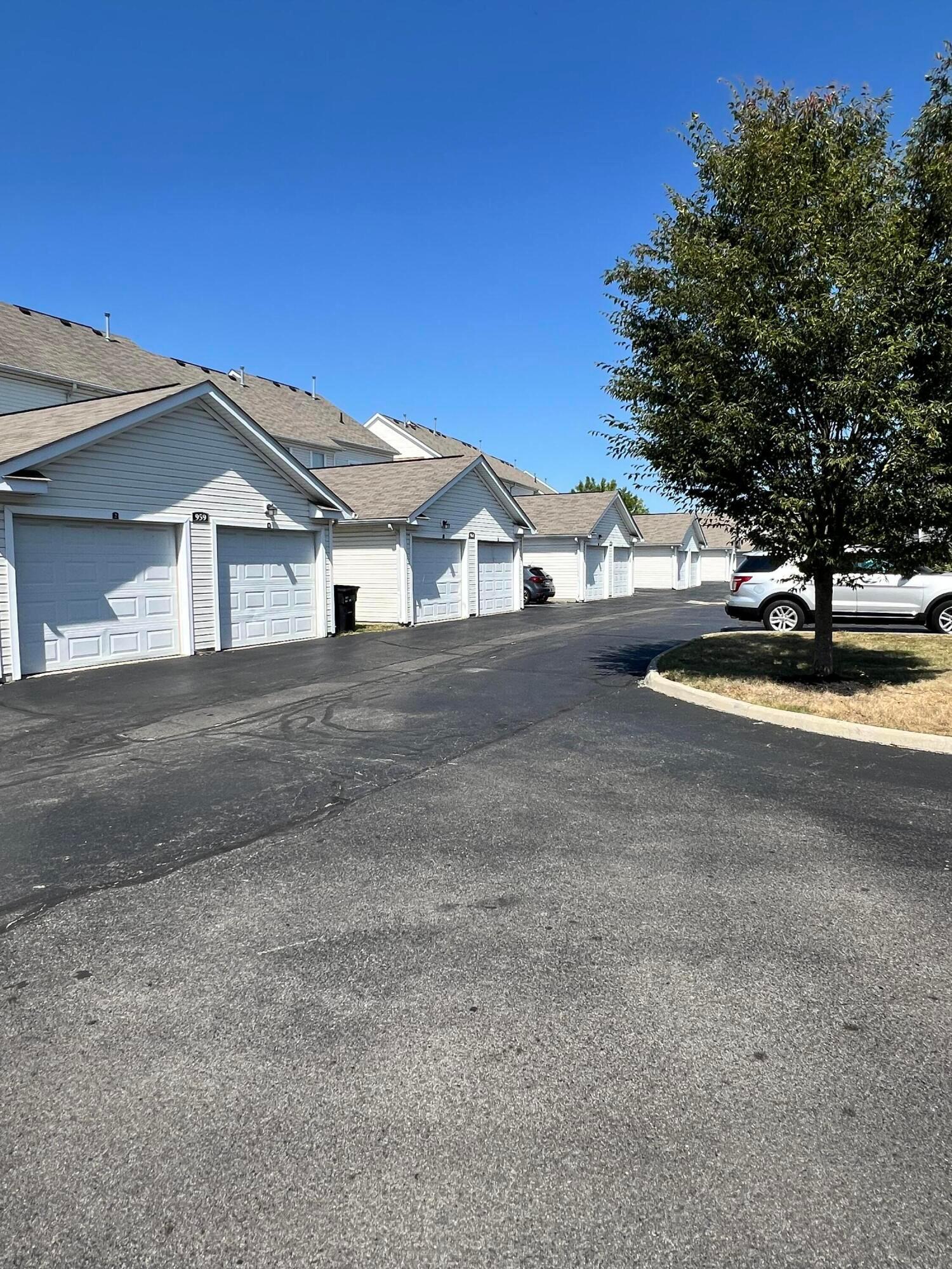 952 Hartford Village Boulevard