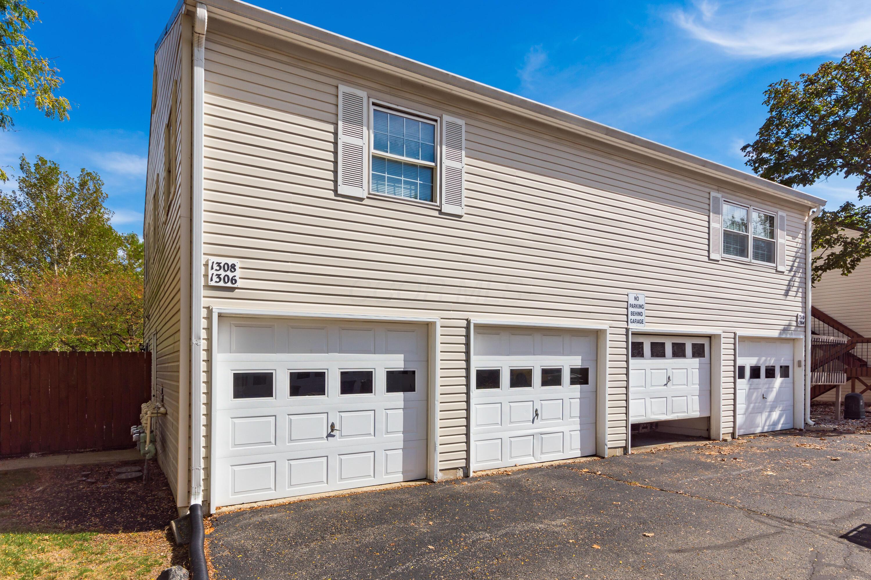 1306 Lowland Court, 91