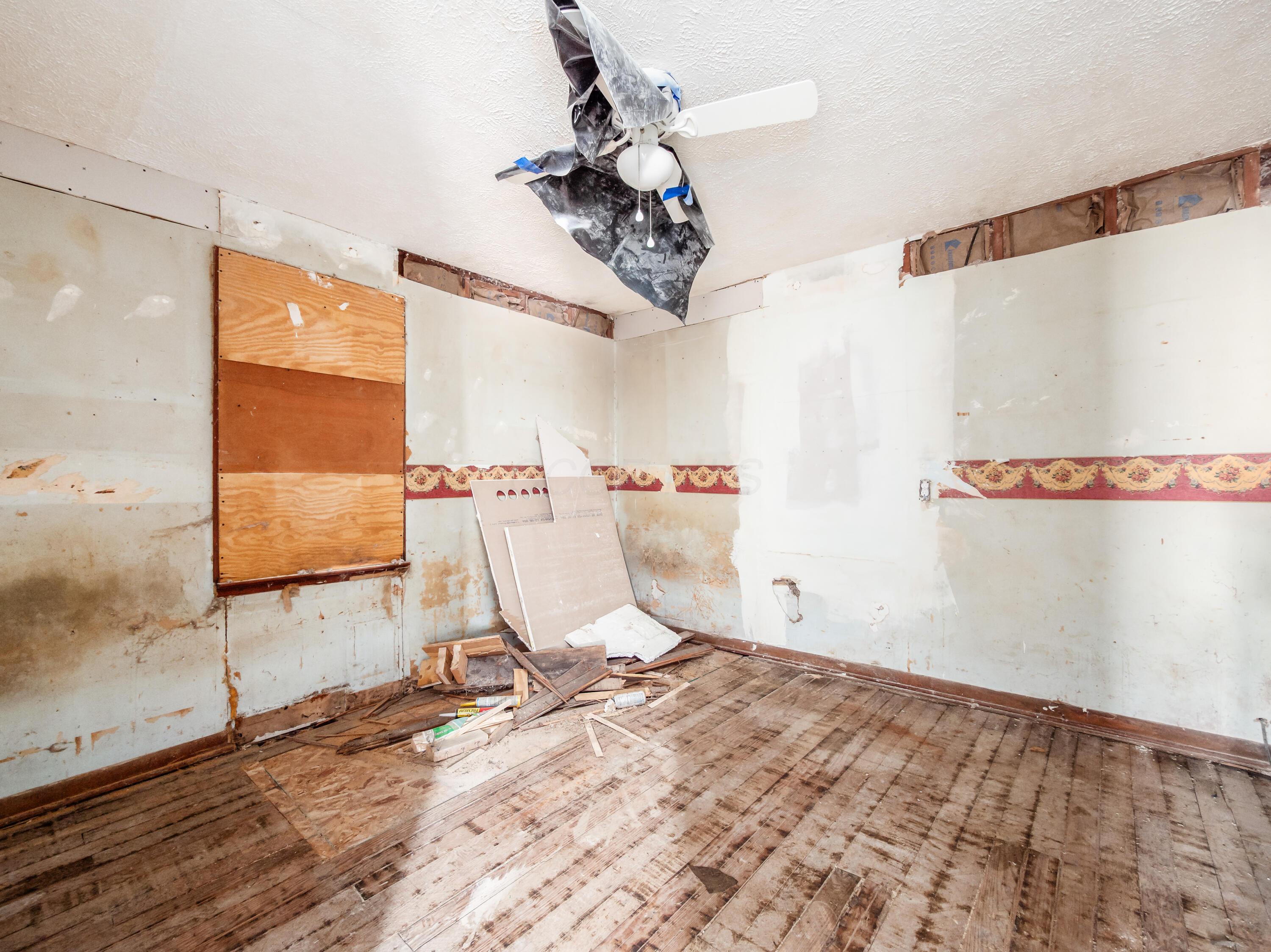 6160 Congress Street