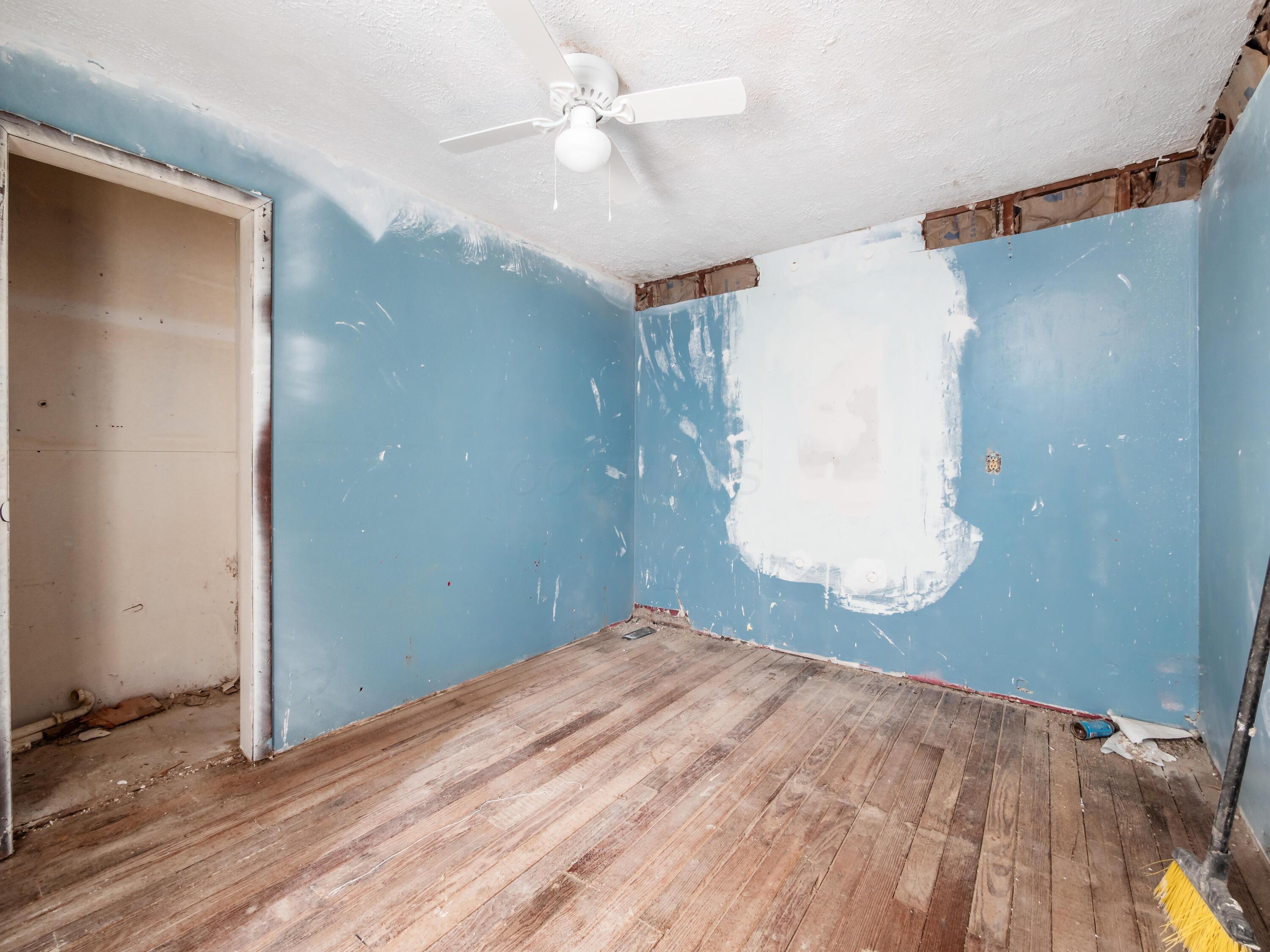 6160 Congress Street