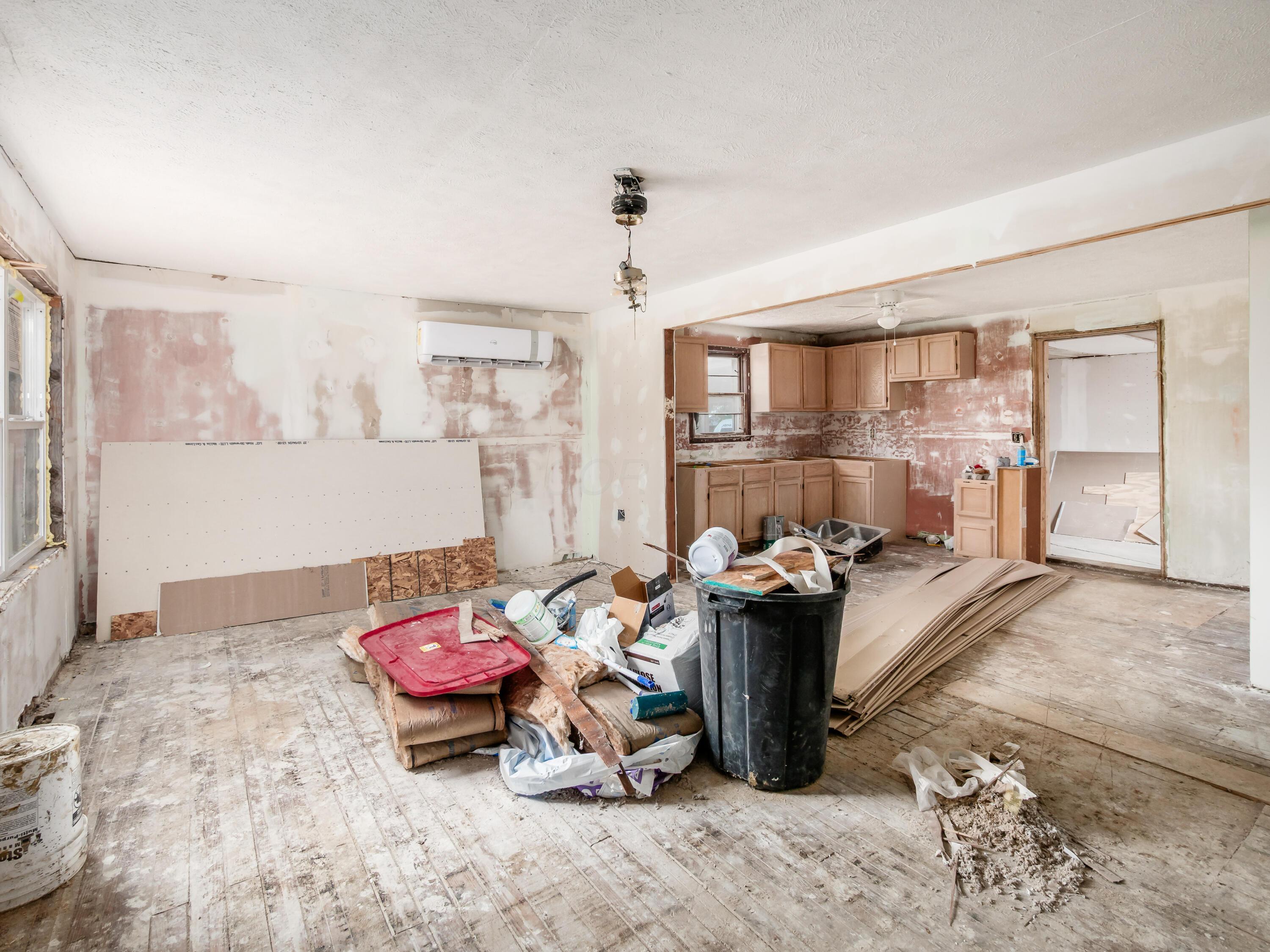 6160 Congress Street