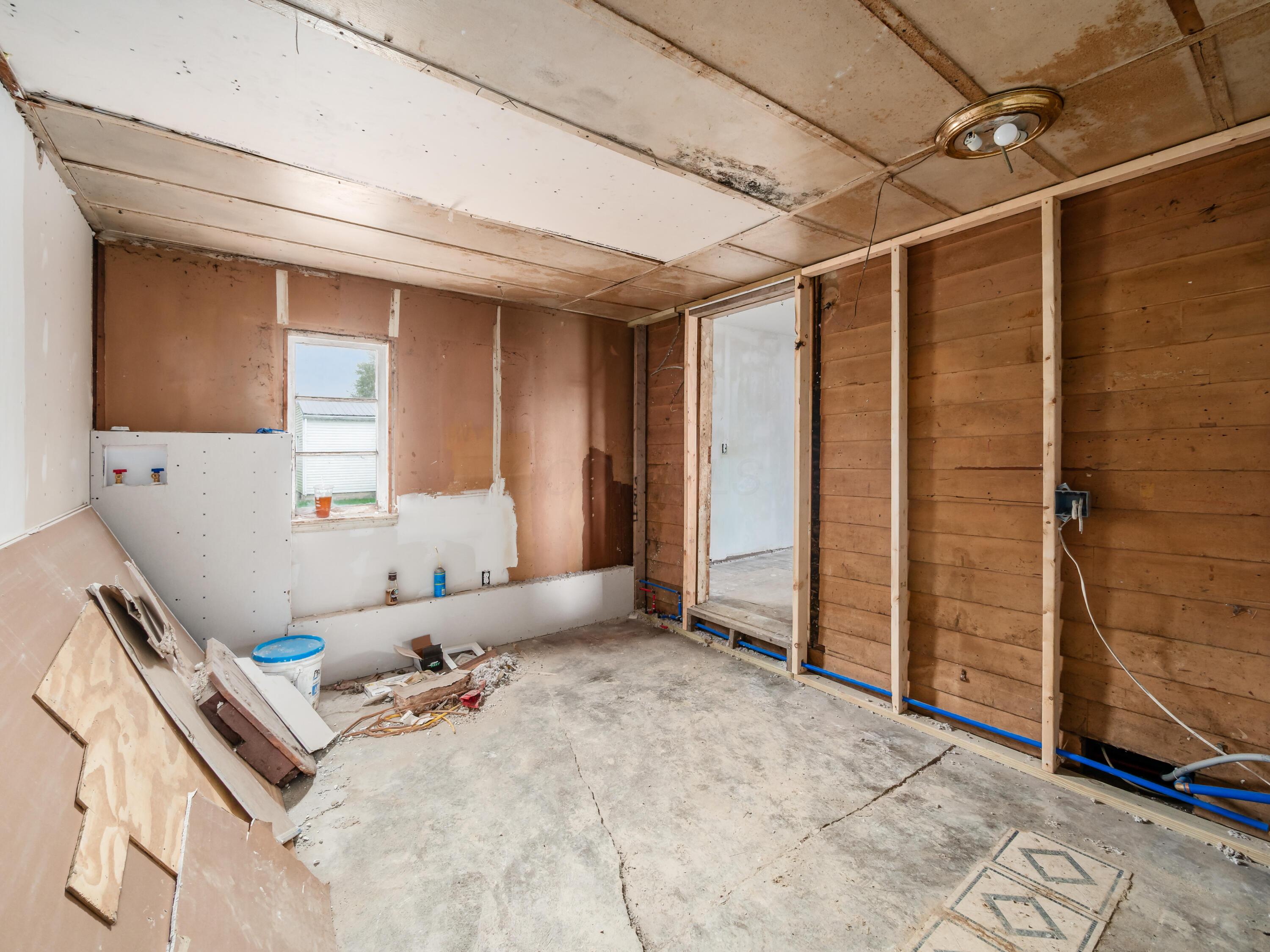 6160 Congress Street