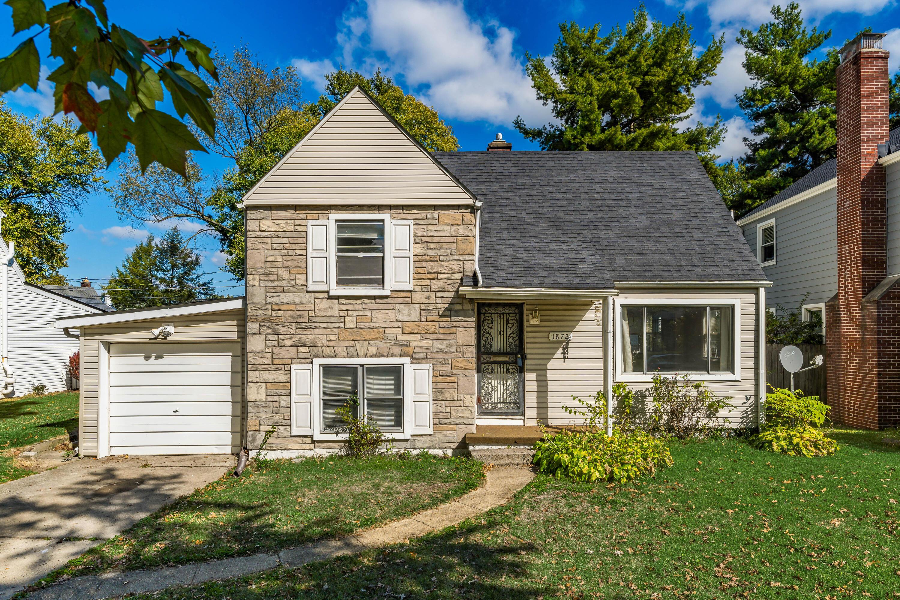 1872 Greenway Avenue S