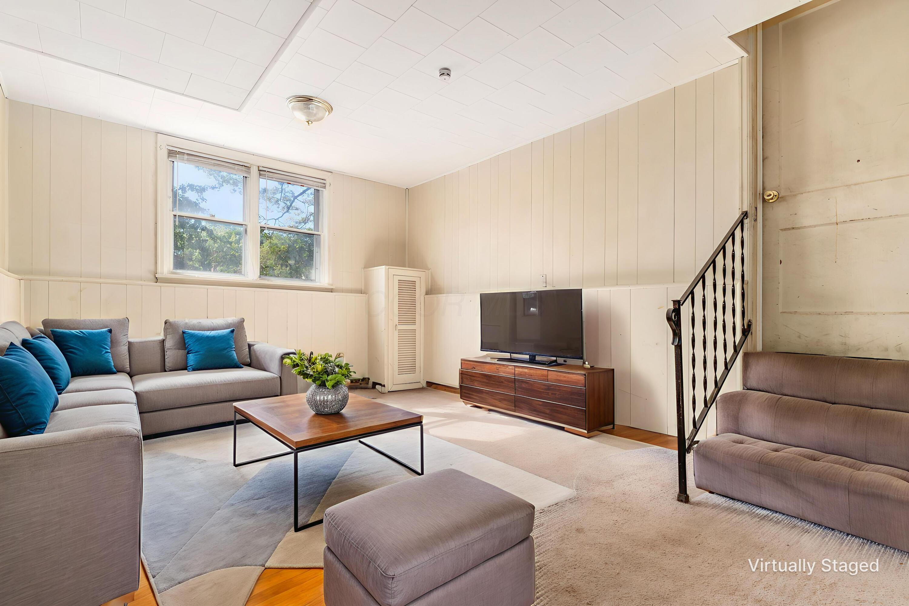 1872 Greenway Avenue S