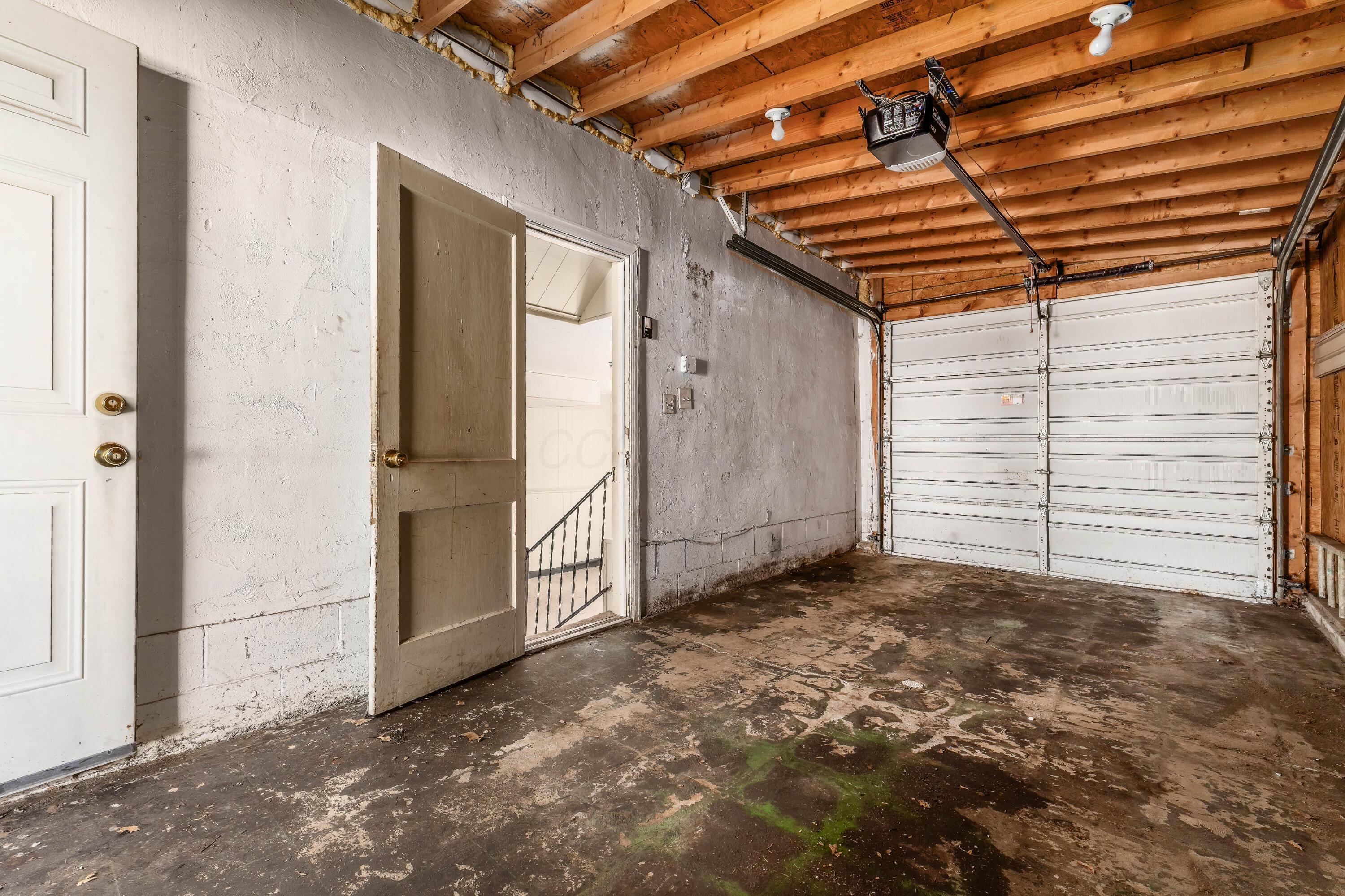 1872 Greenway Avenue S