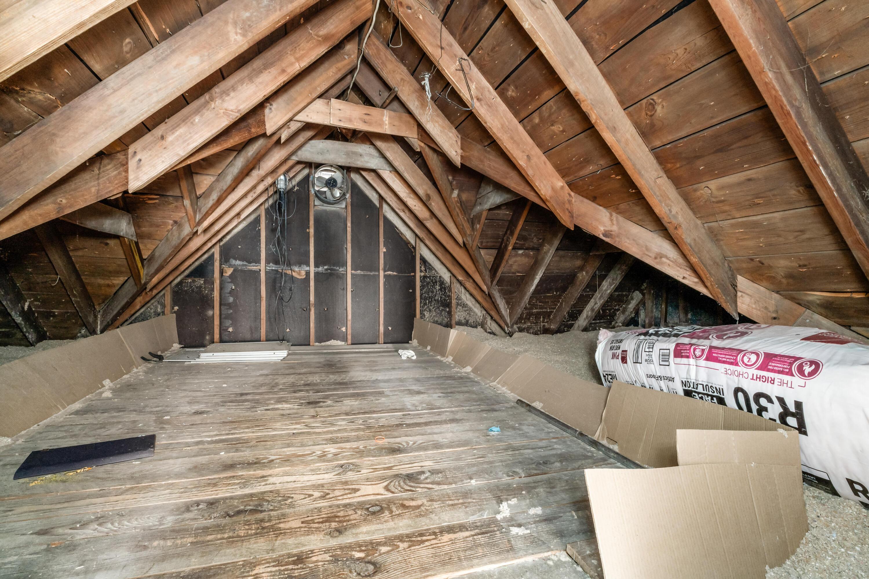 1872 Greenway Avenue S