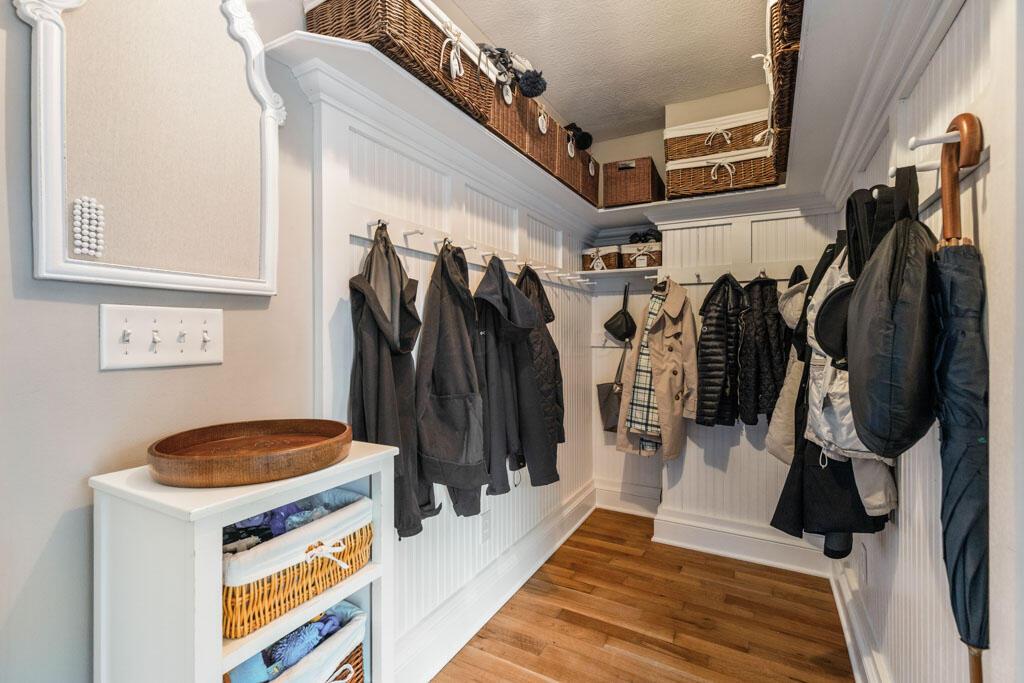 435 TRLLIUM Drive, Galloway