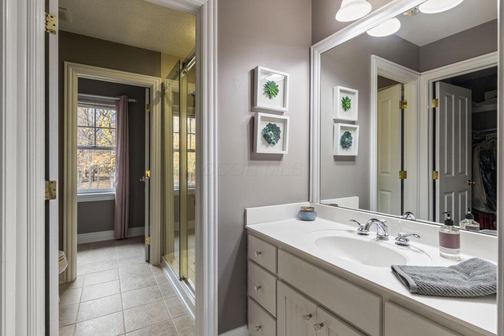 435 TRLLIUM Drive, Galloway