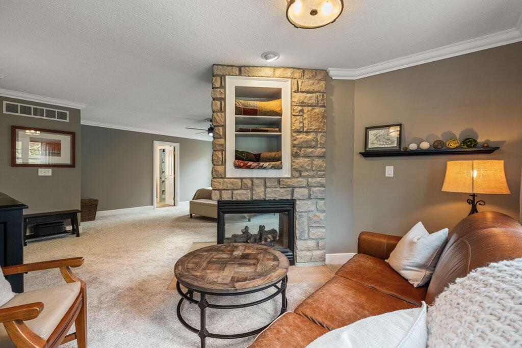 435 TRLLIUM Drive, Galloway