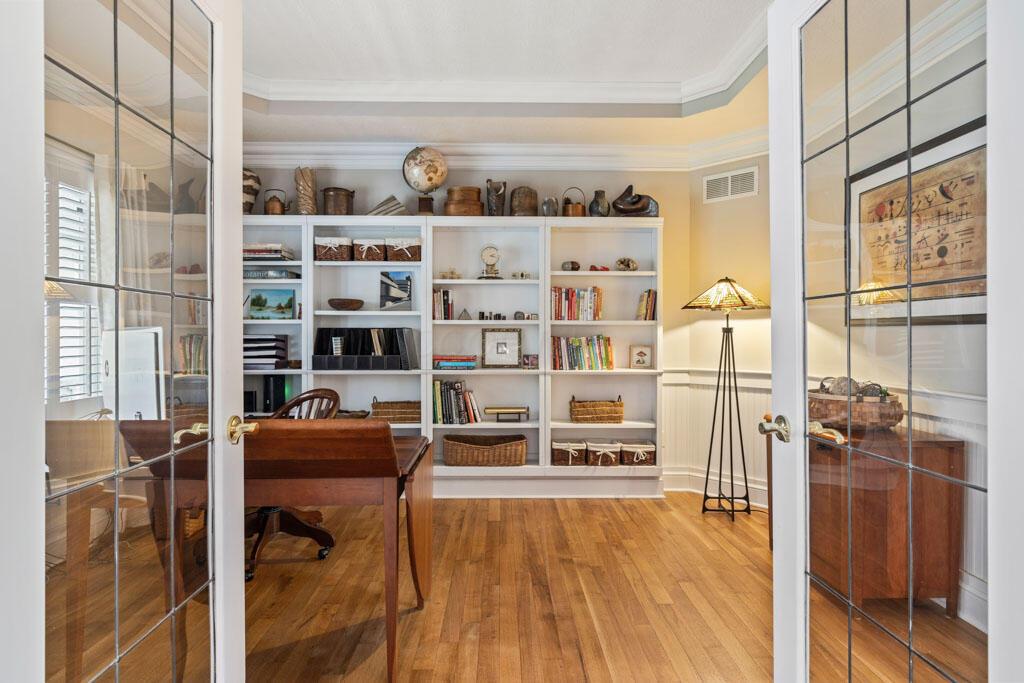 435 TRLLIUM Drive, Galloway