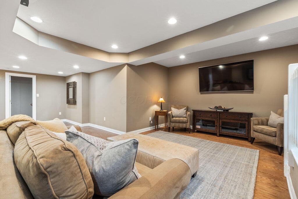 435 TRLLIUM Drive, Galloway