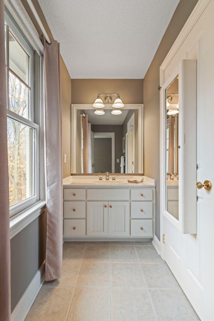 435 TRLLIUM Drive, Galloway