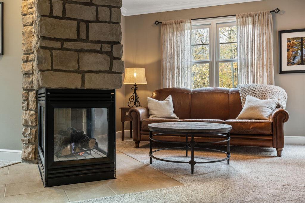 435 TRLLIUM Drive, Galloway