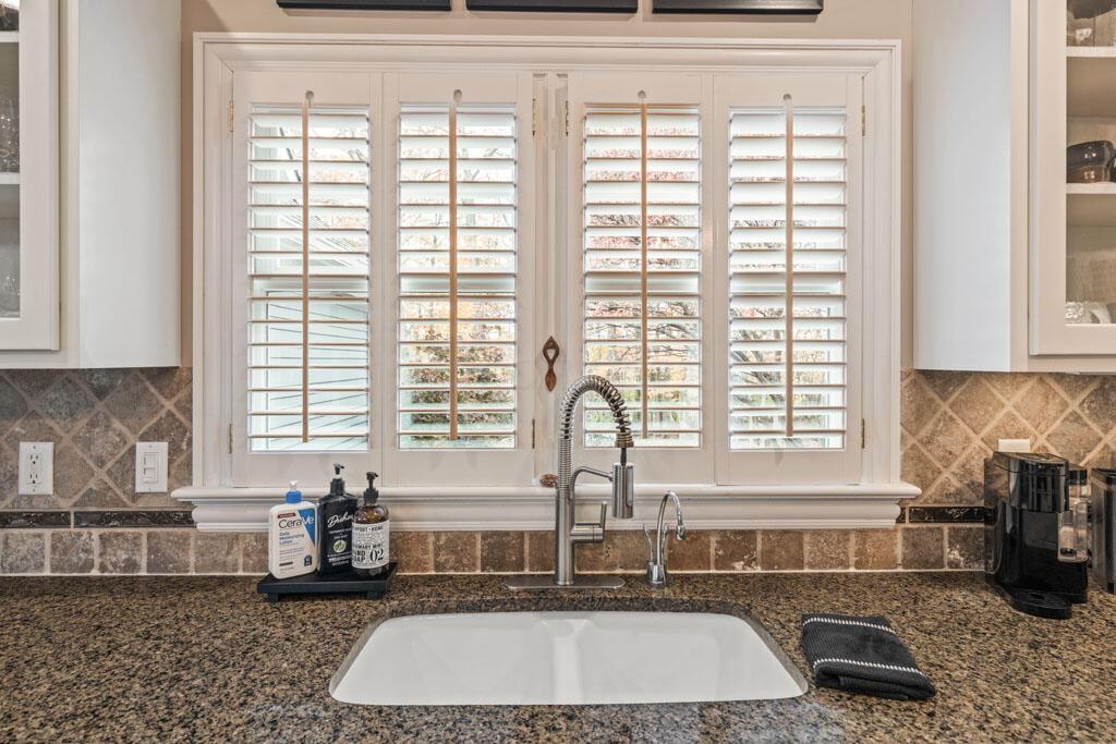 435 TRLLIUM Drive, Galloway