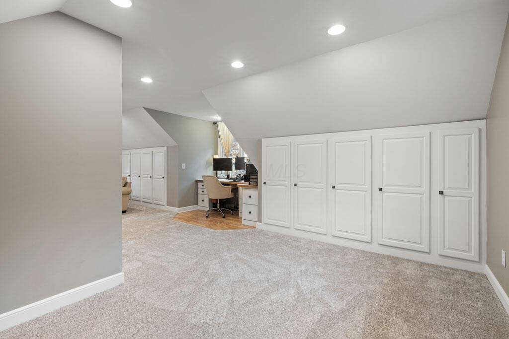 435 TRLLIUM Drive, Galloway