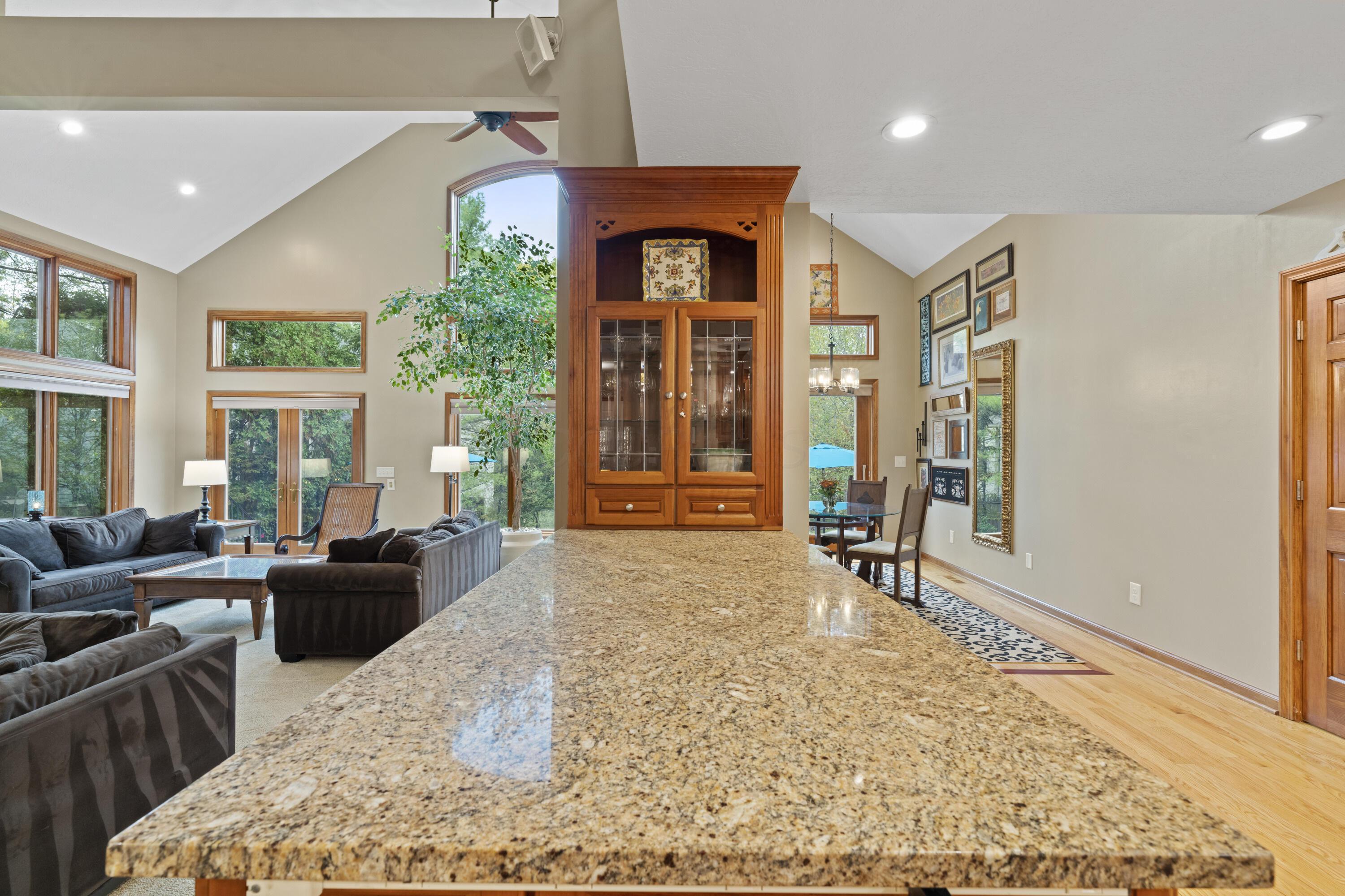 613 Millwood Court, Columbus