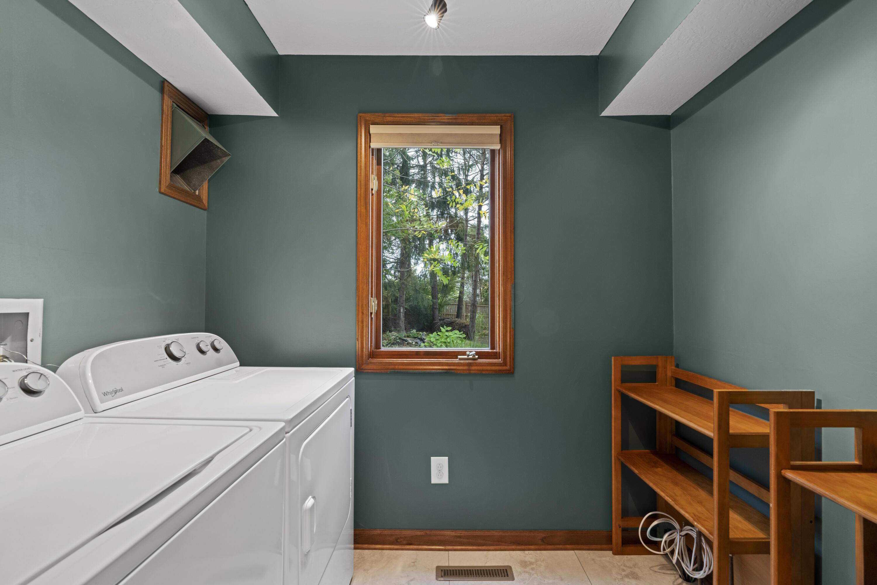 613 Millwood Court, Columbus