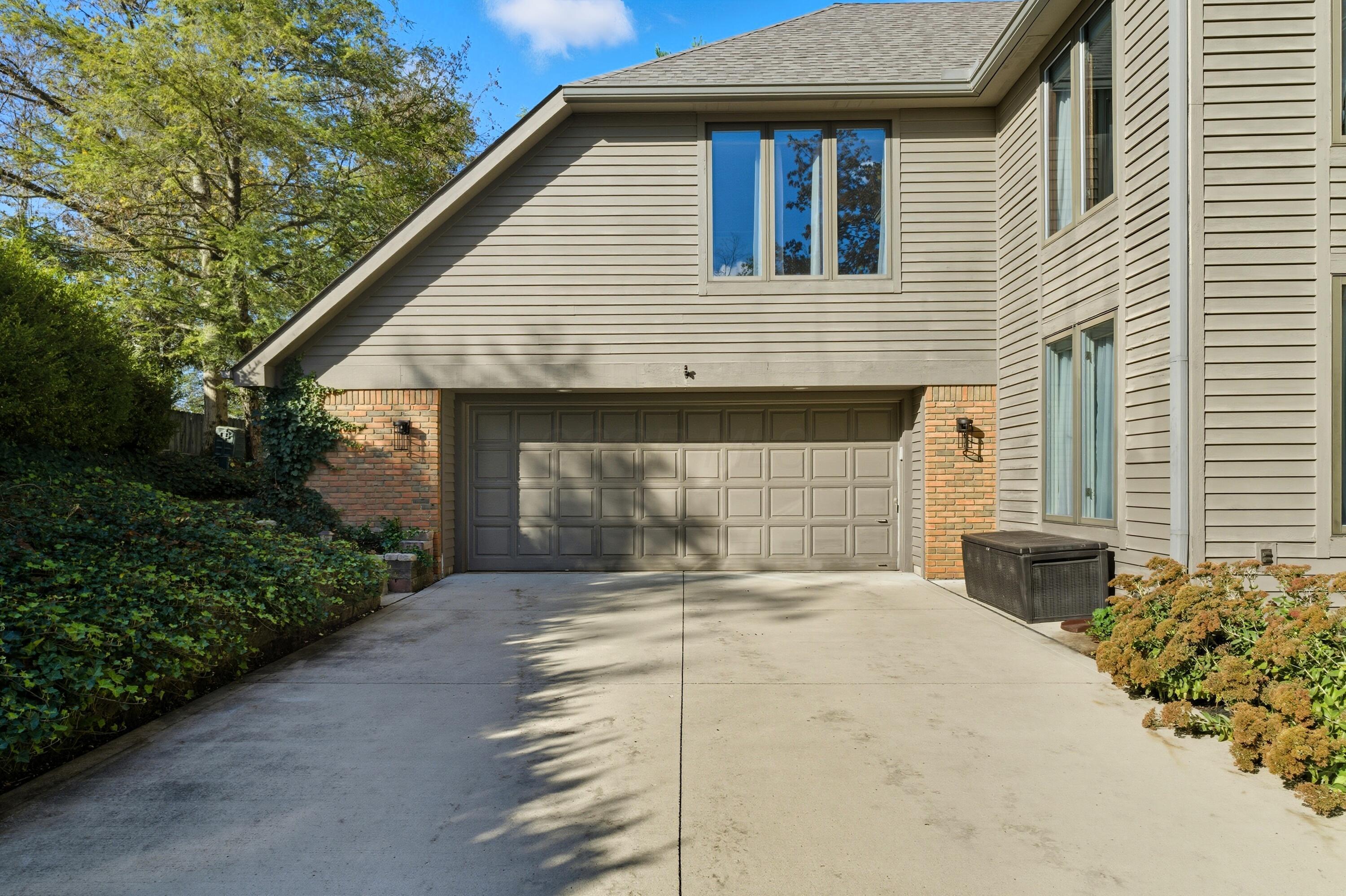 613 Millwood Court, Columbus