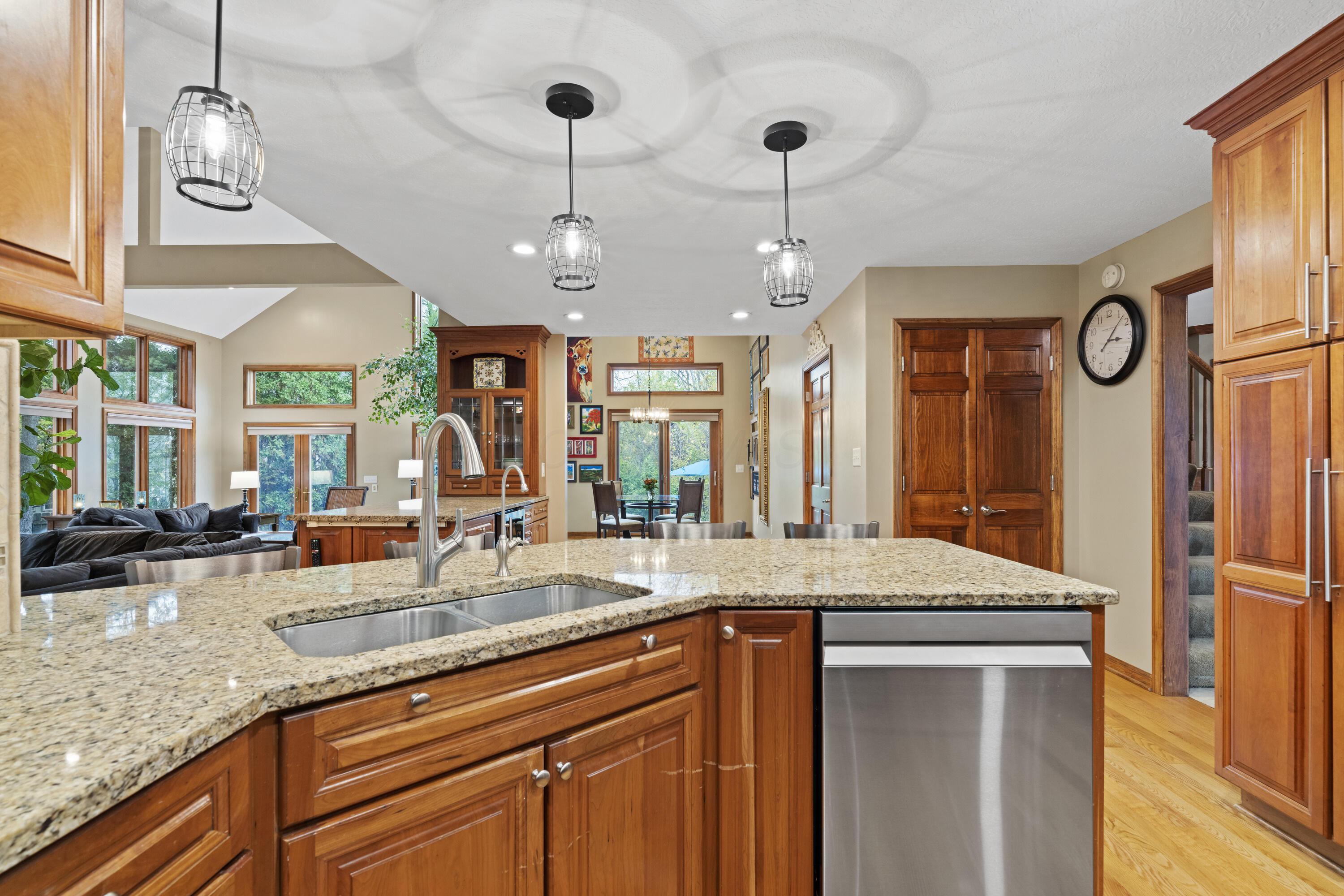 613 Millwood Court, Columbus