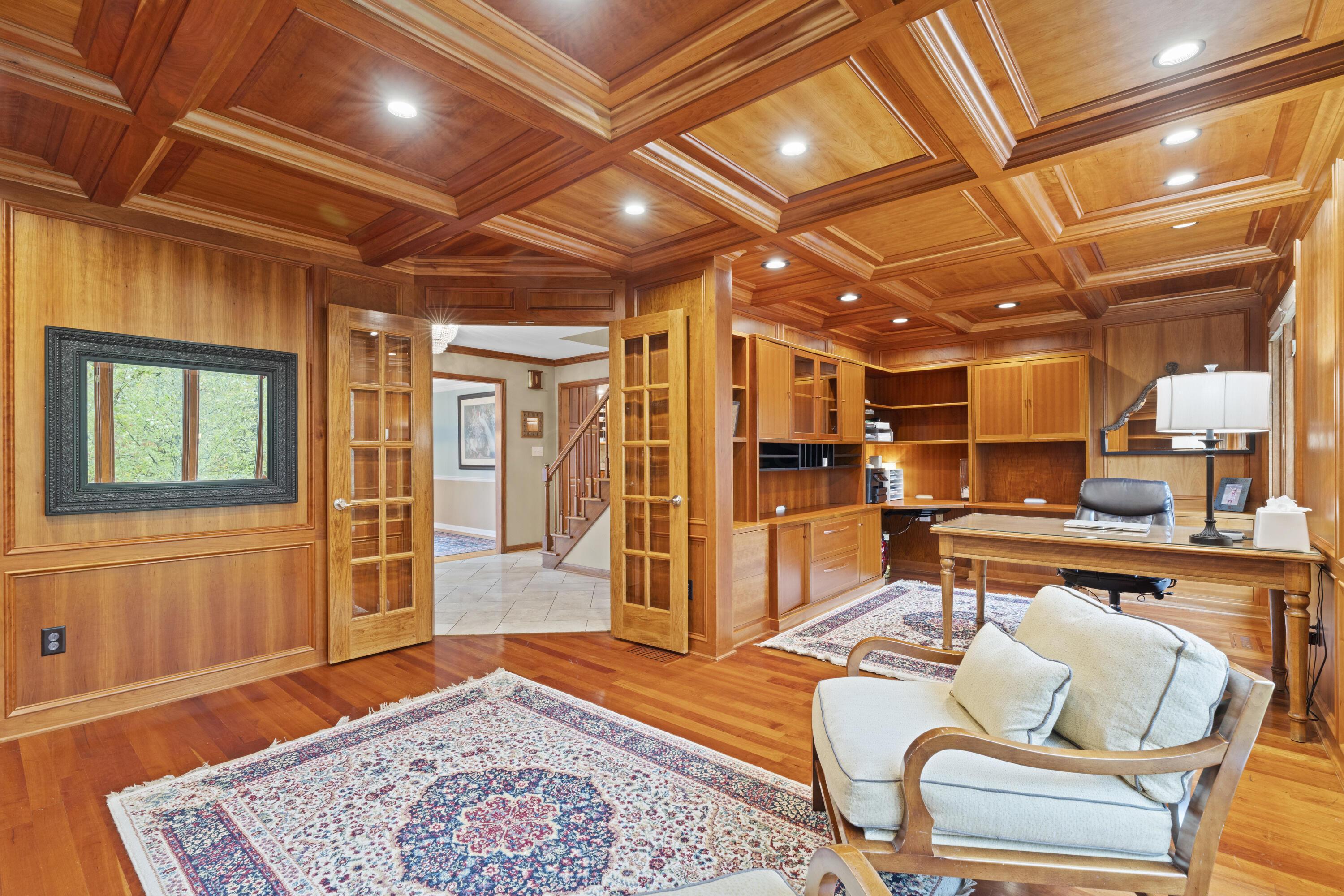 613 Millwood Court, Columbus