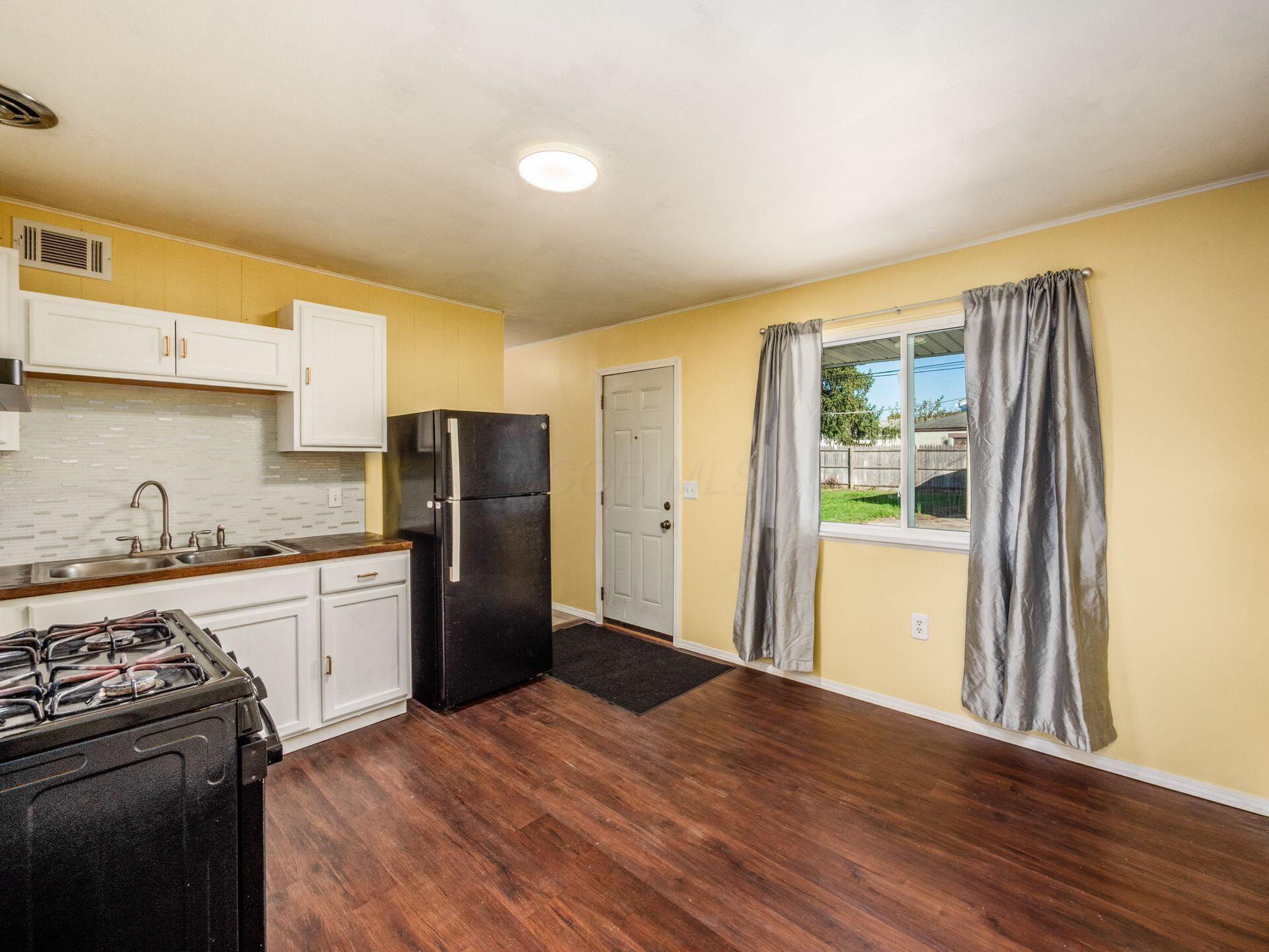 884 Bruckner Road, Columbus