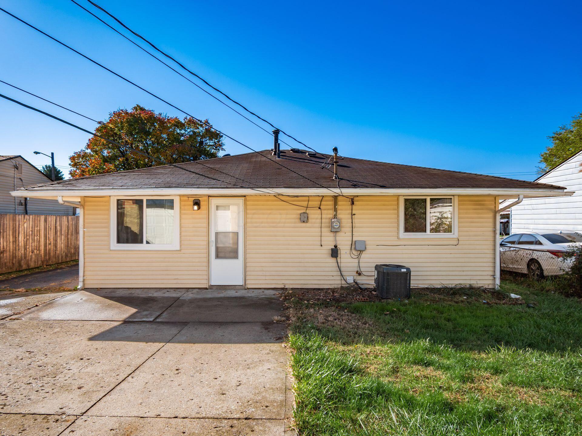 884 Bruckner Road, Columbus