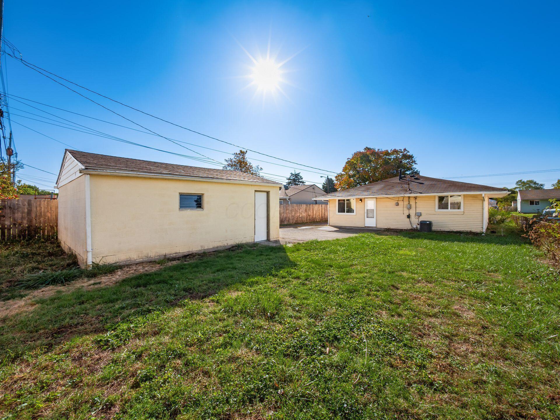 884 Bruckner Road, Columbus