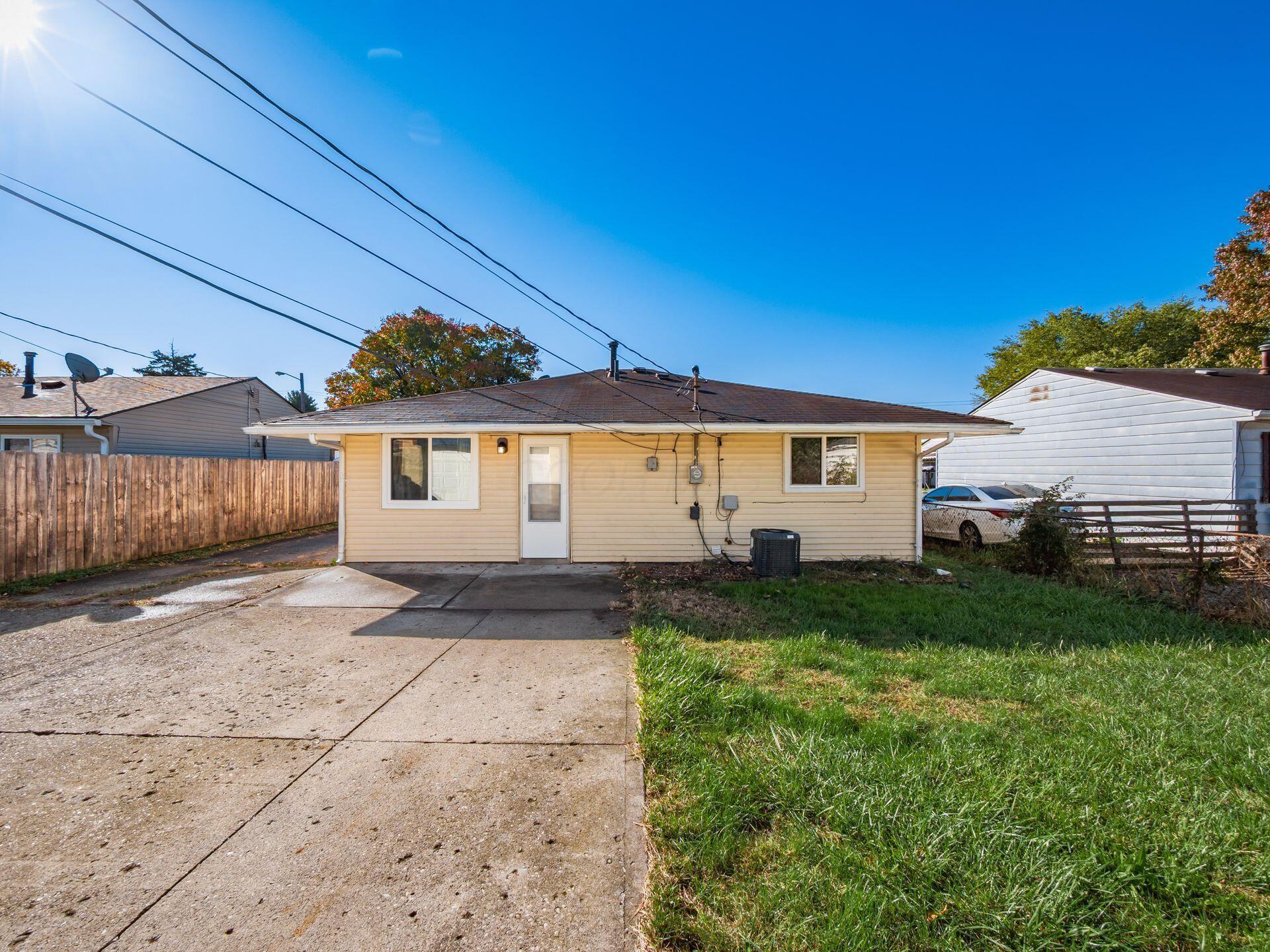 884 Bruckner Road, Columbus