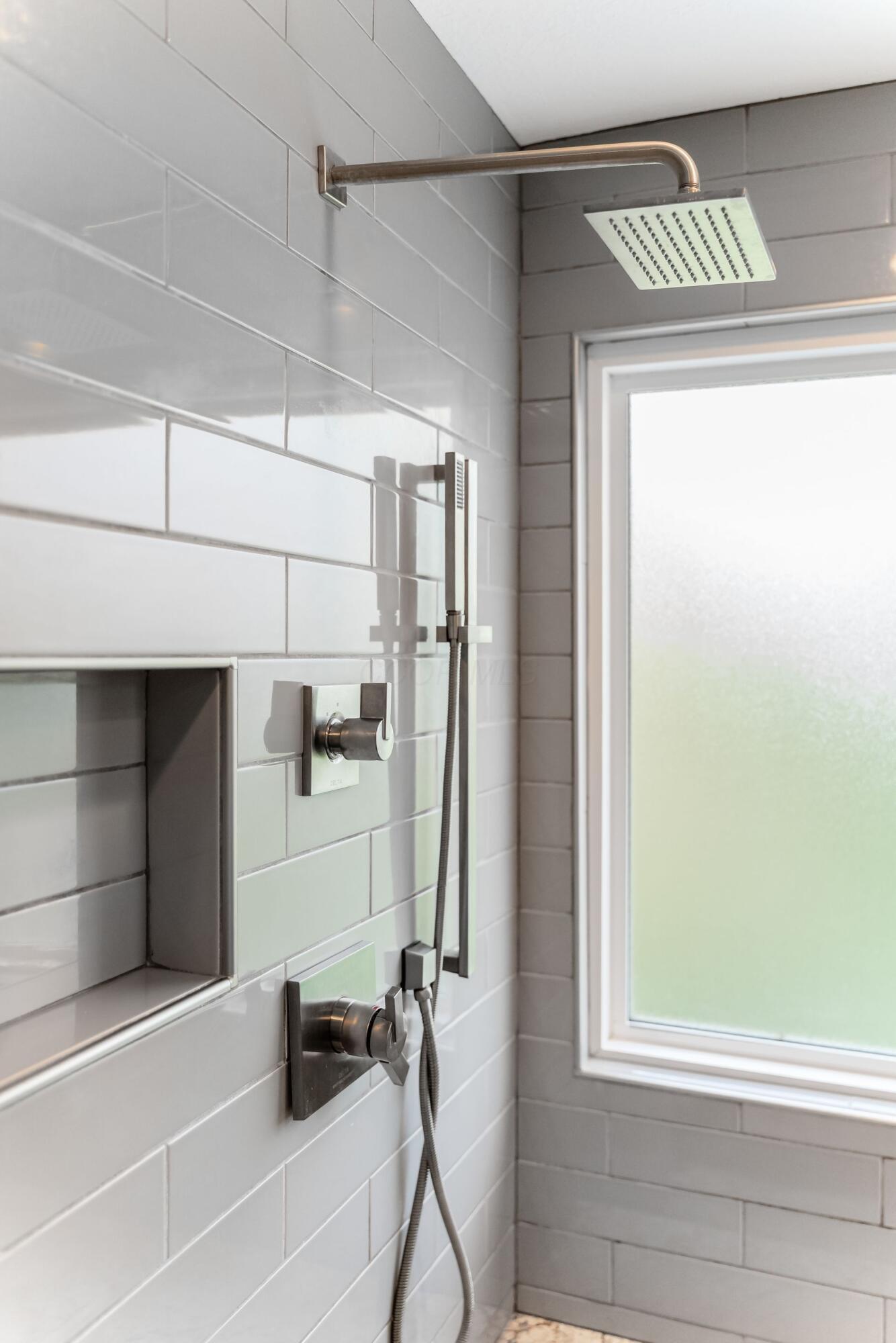 2160 Pleasant Colony Drive, Lewis Center