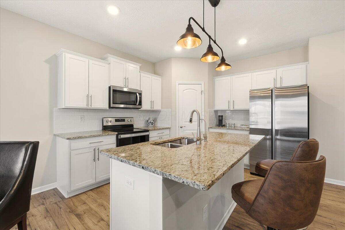 279 Mannaseh Drive W