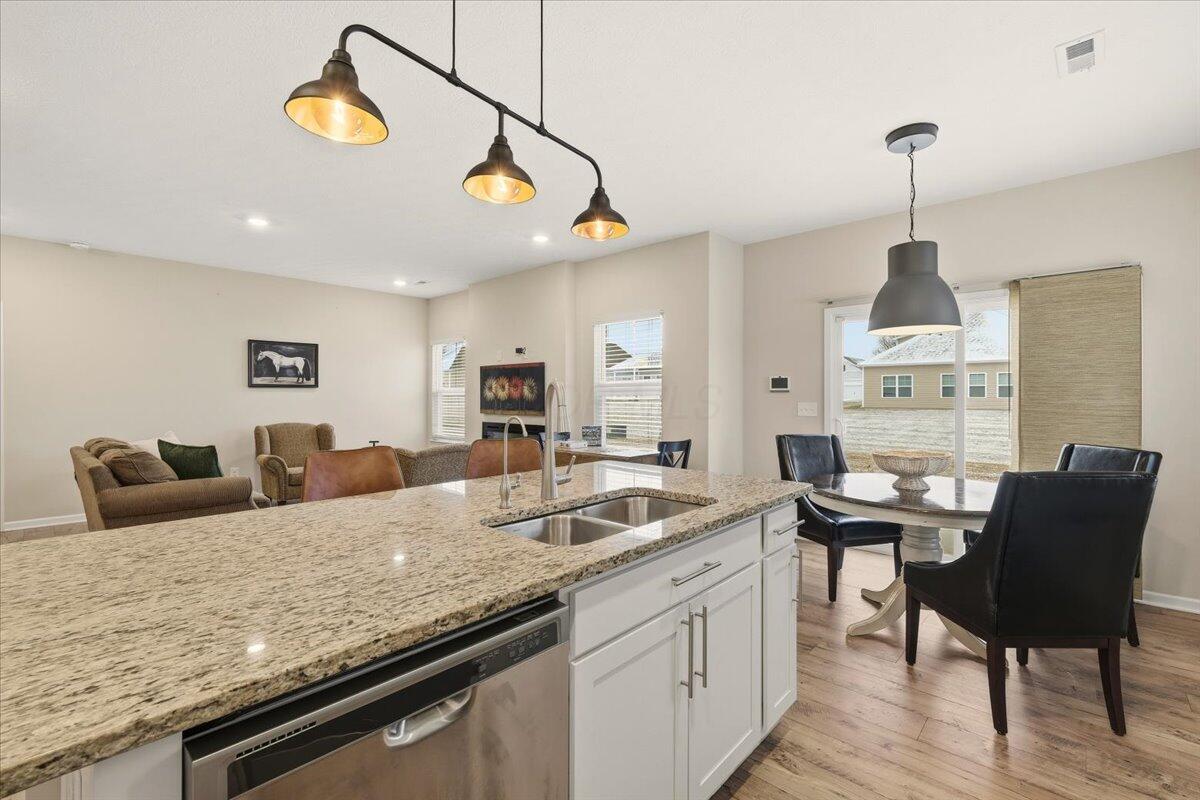 279 Mannaseh Drive W