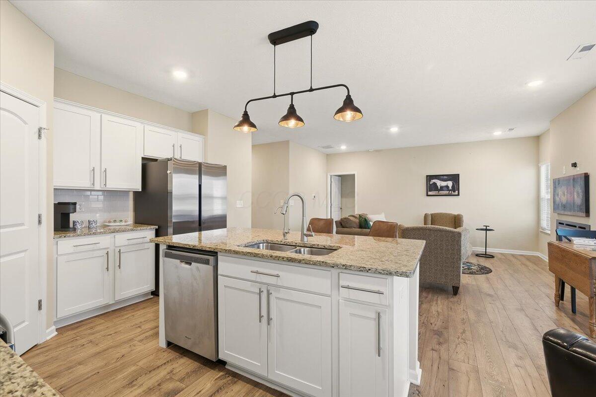 279 Mannaseh Drive W