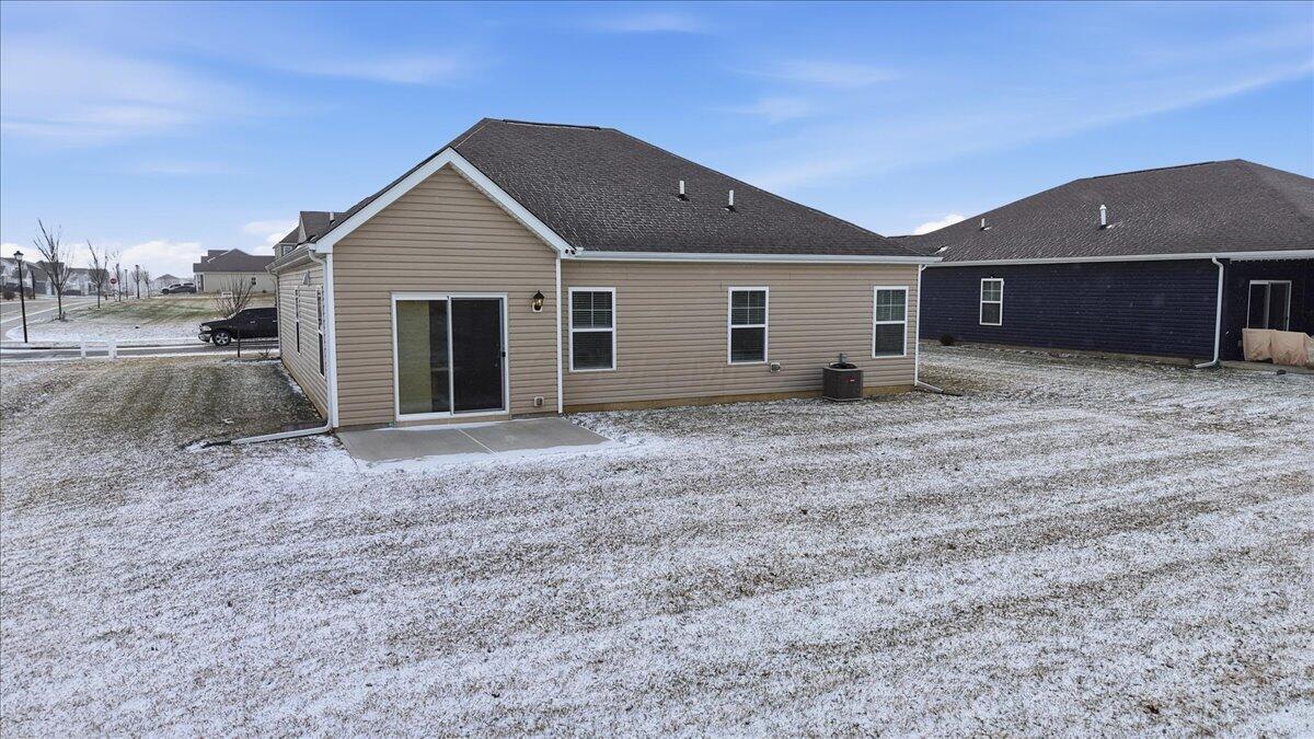 279 Mannaseh Drive W