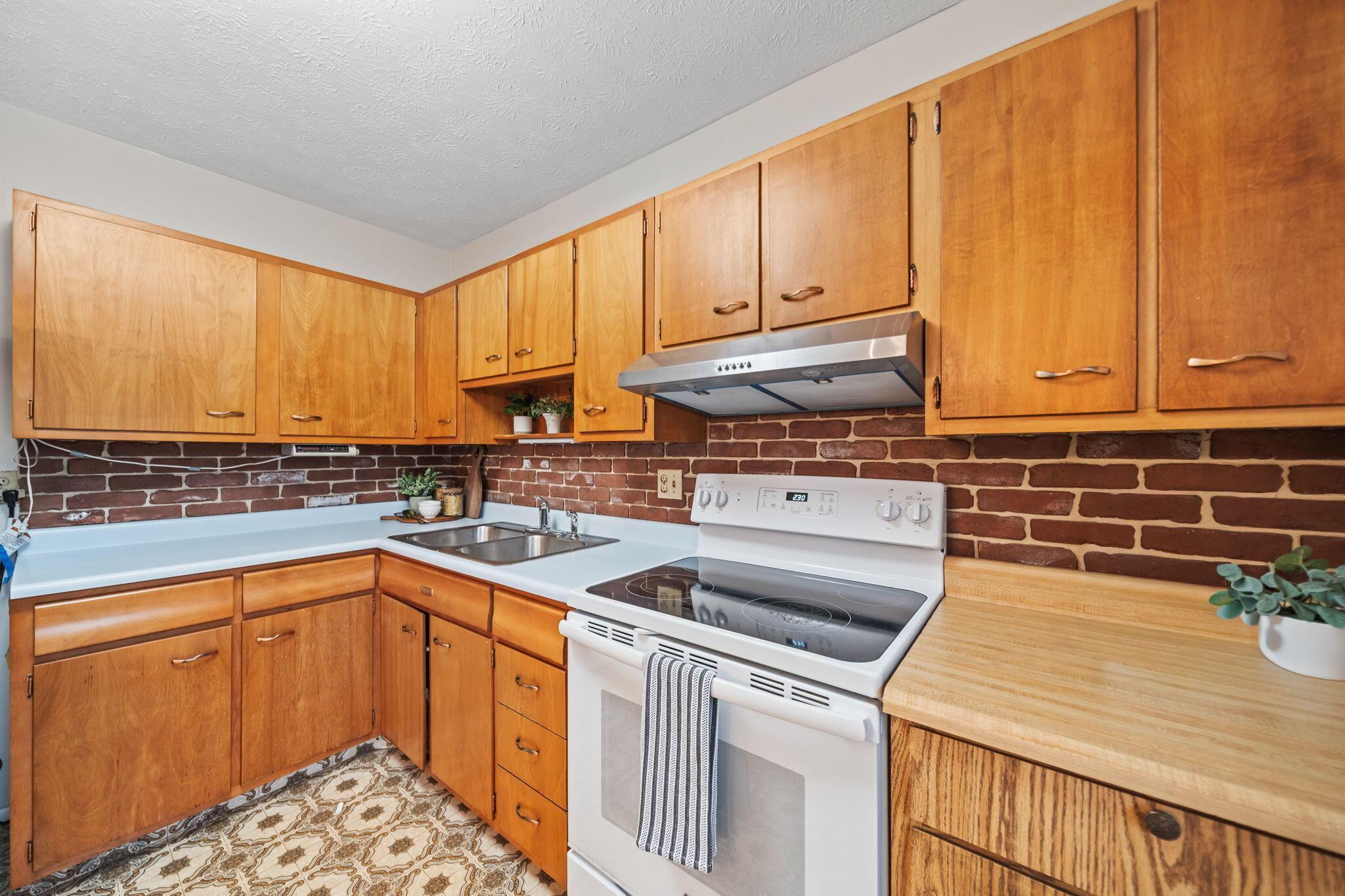 1047 Mulberry Road