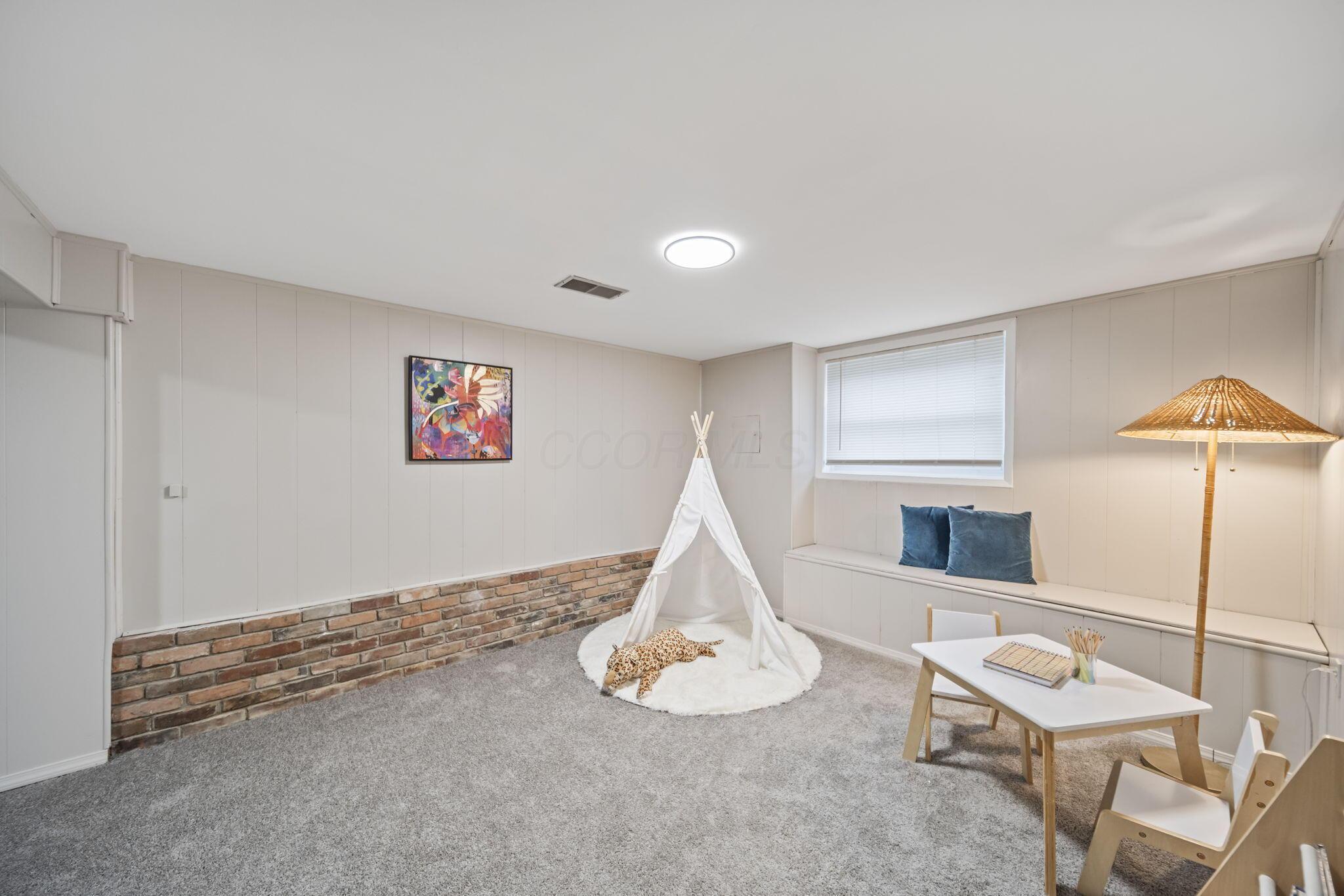 1047 Mulberry Road