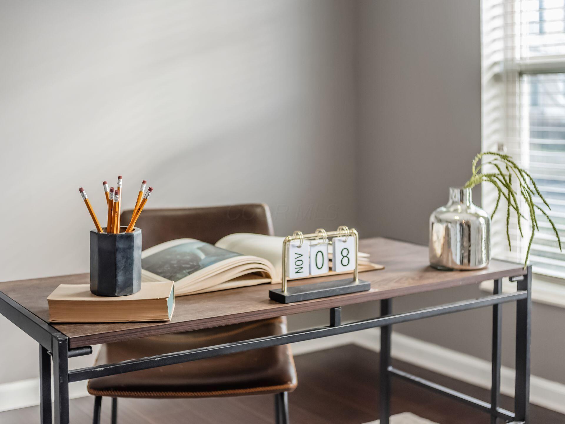 5570 Middle Falls Street, 52