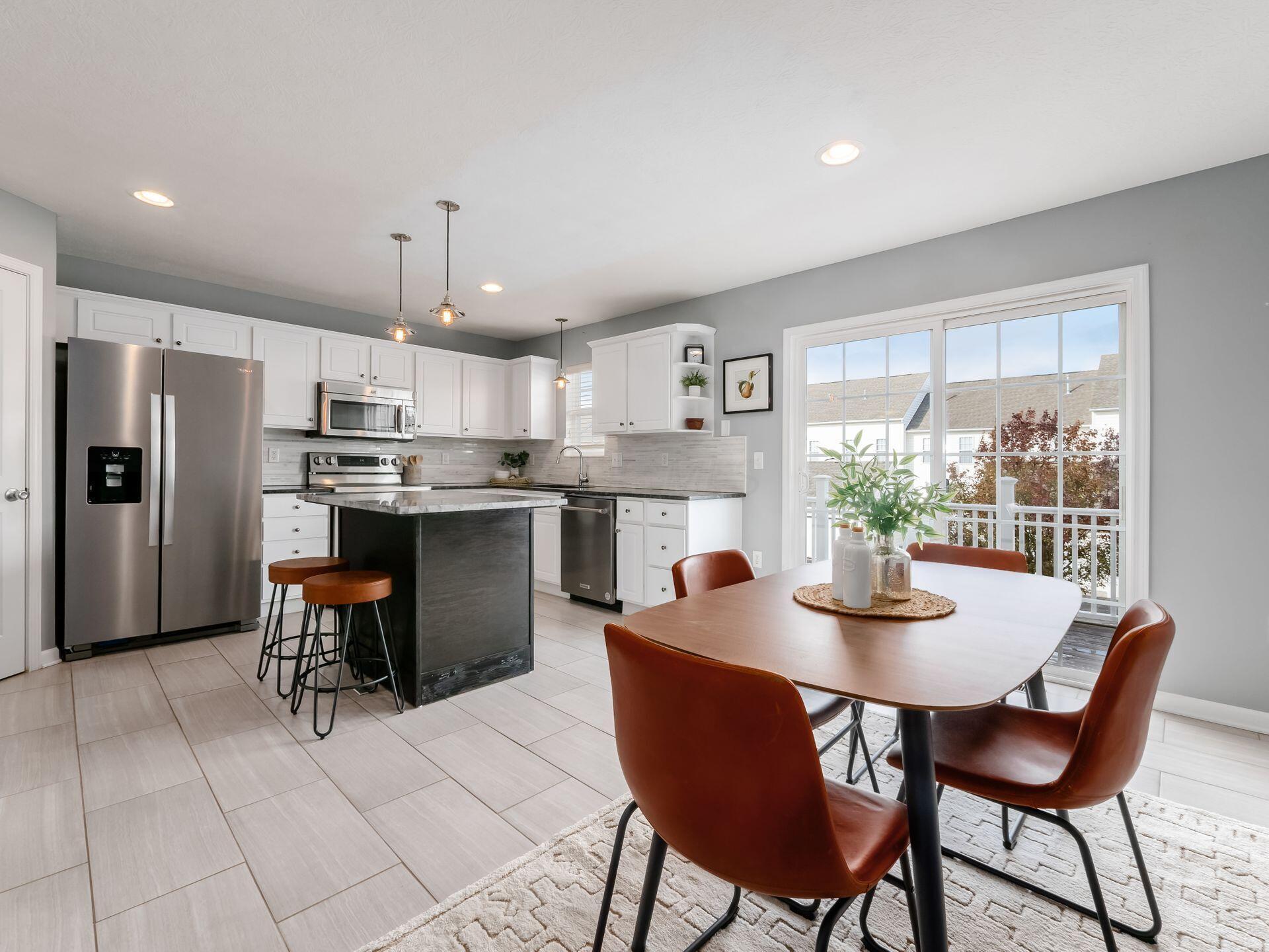 5570 Middle Falls Street, 52