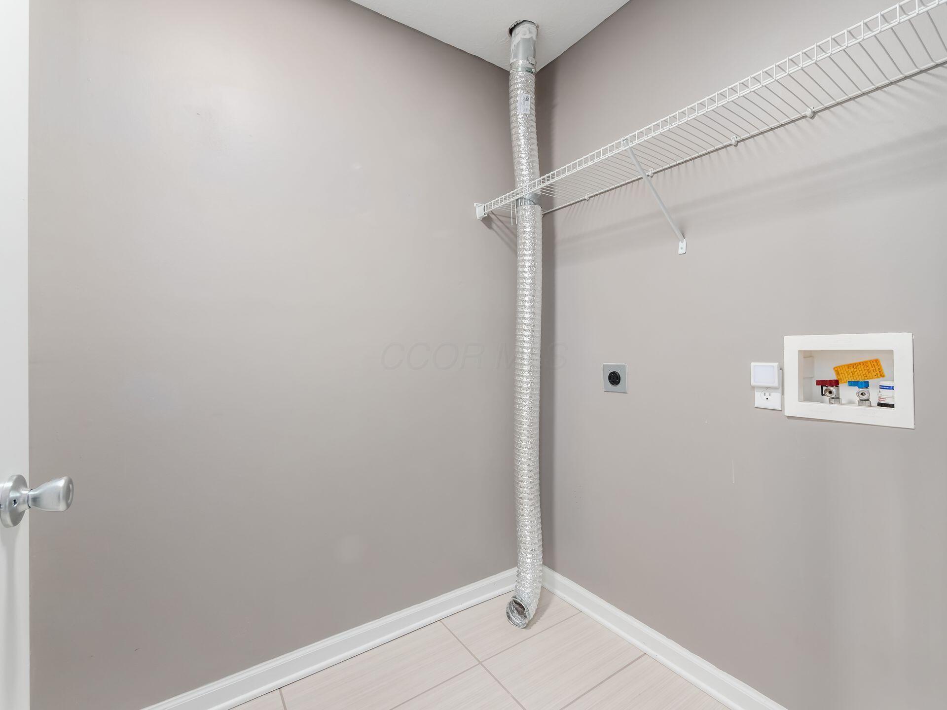 5570 Middle Falls Street, 52