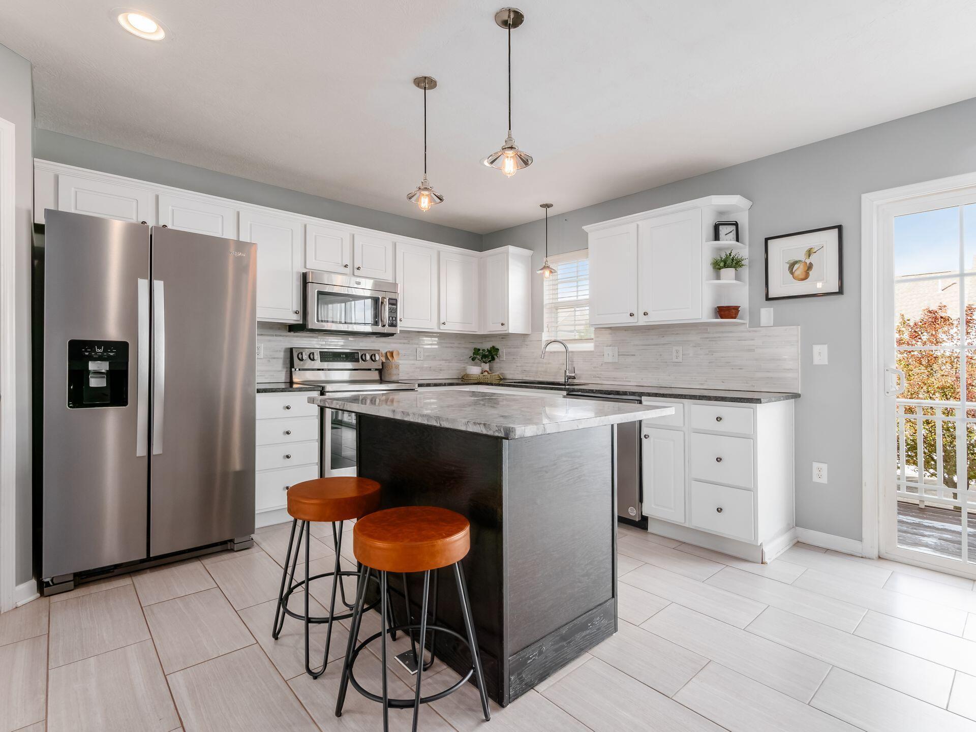 5570 Middle Falls Street, 52