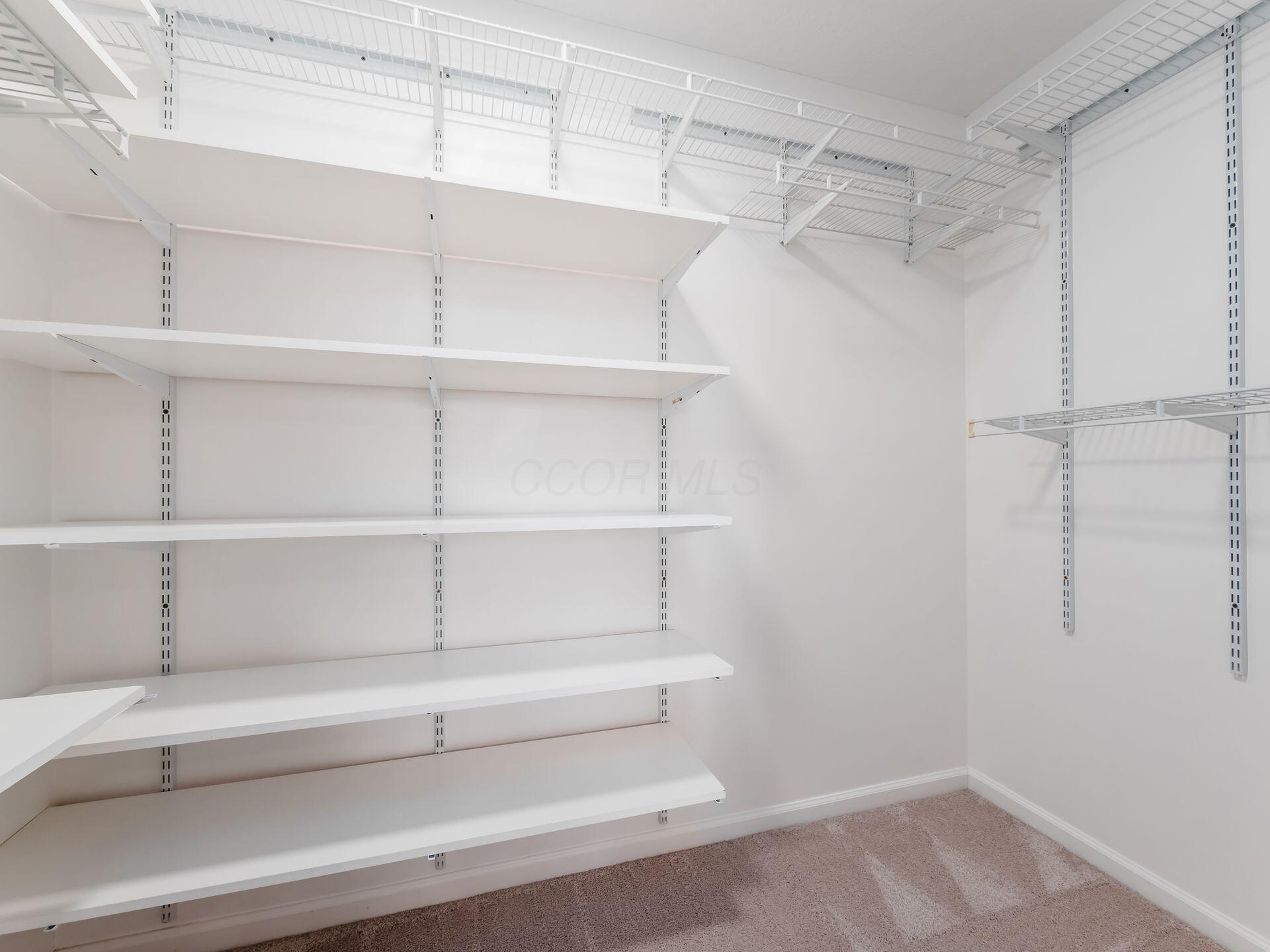 5570 Middle Falls Street, 52