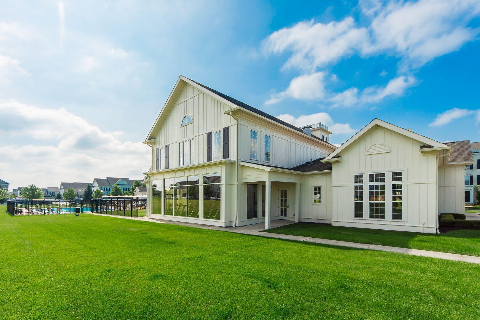 5570 Middle Falls Street, 52