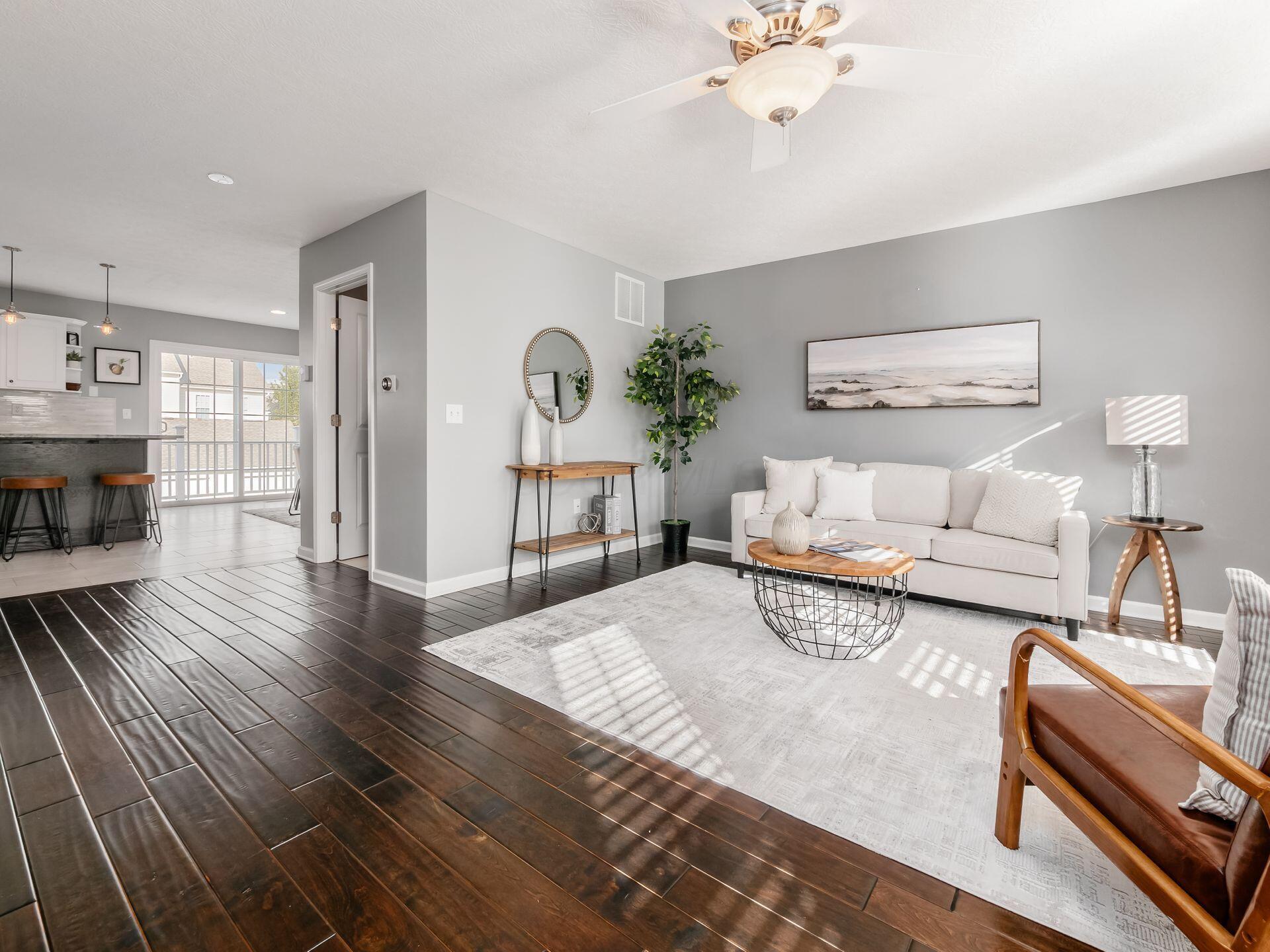 5570 Middle Falls Street, 52