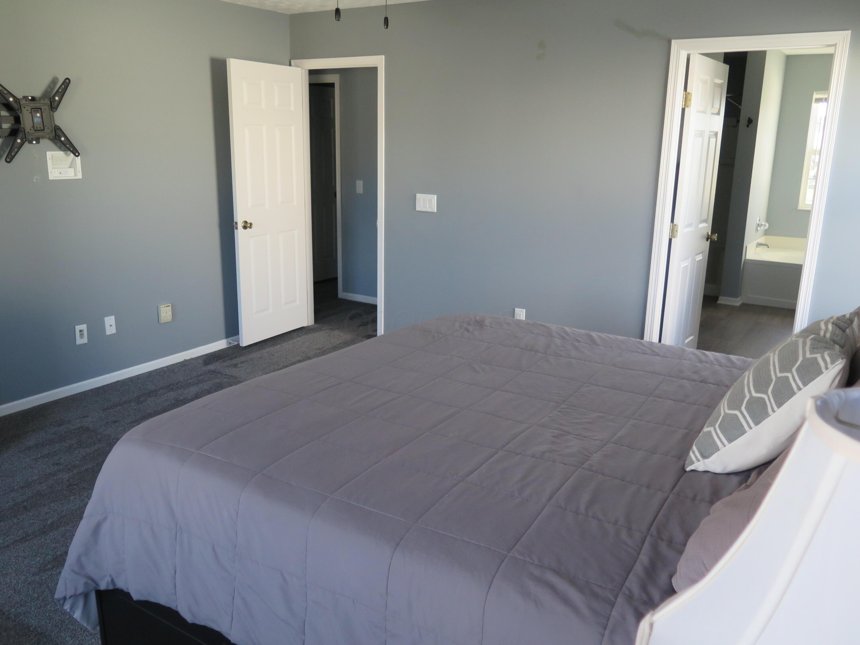 2487 Rosecrest Street