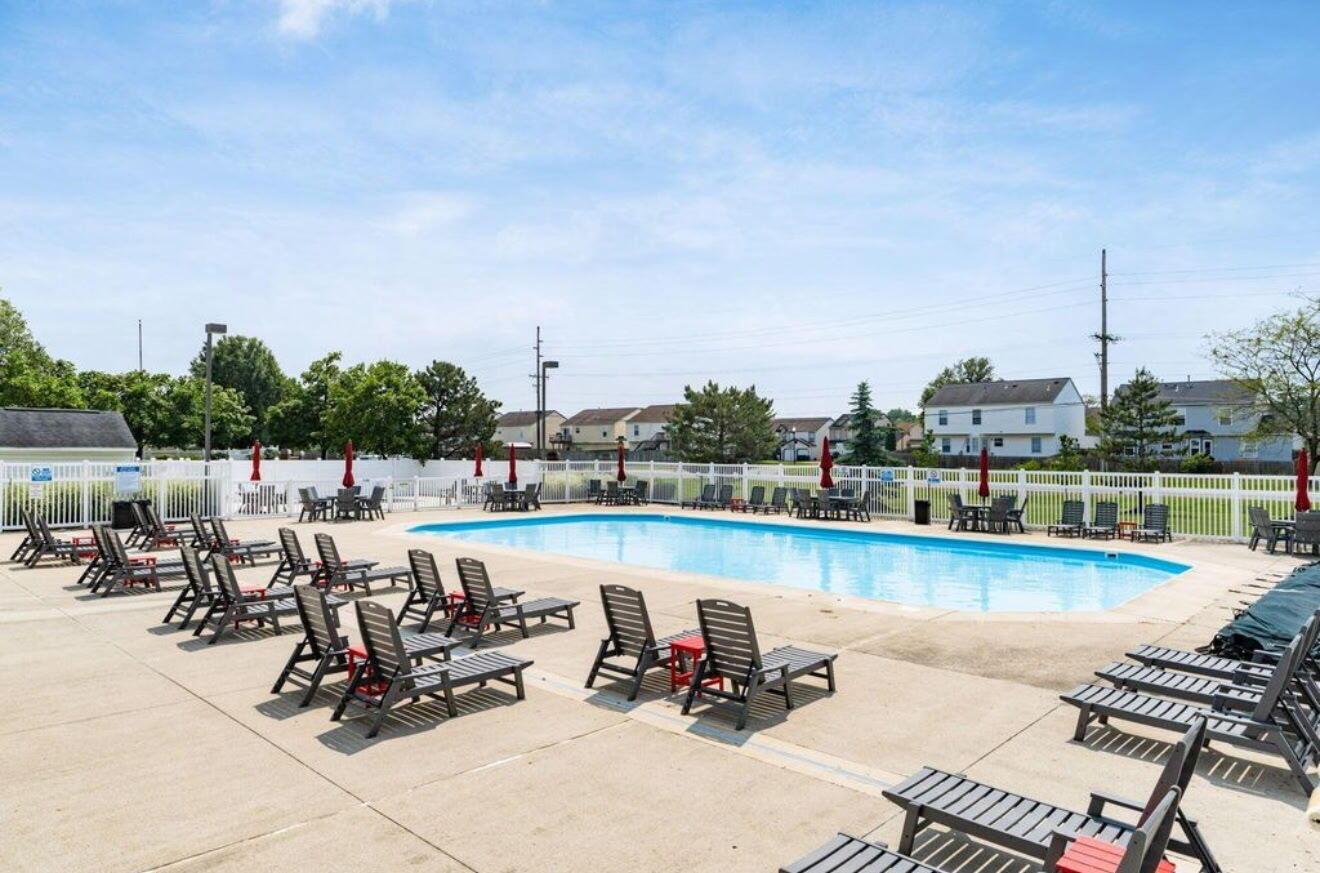 2487 Rosecrest Street