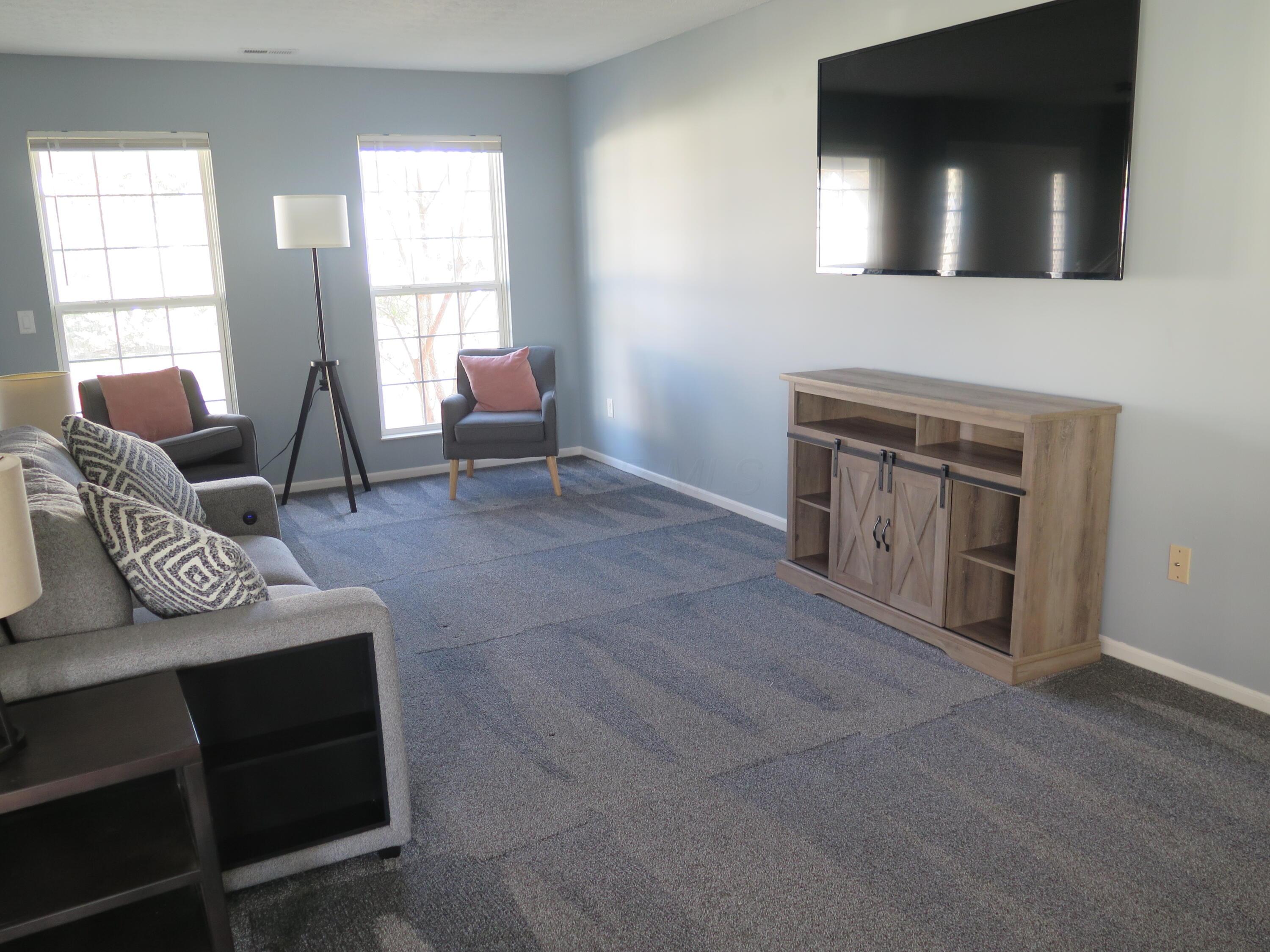 2487 Rosecrest Street